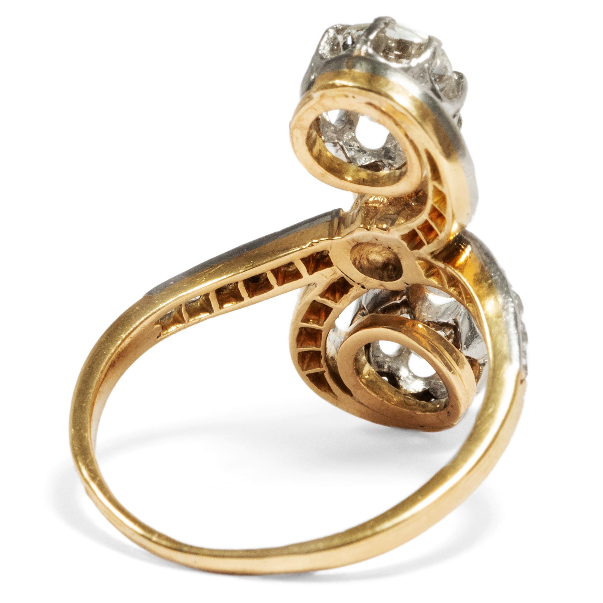 Friedländer circa 1910, Certified 2.03 Carat Diamond Trilogy Engagement Ring In Excellent Condition In Berlin, Berlin