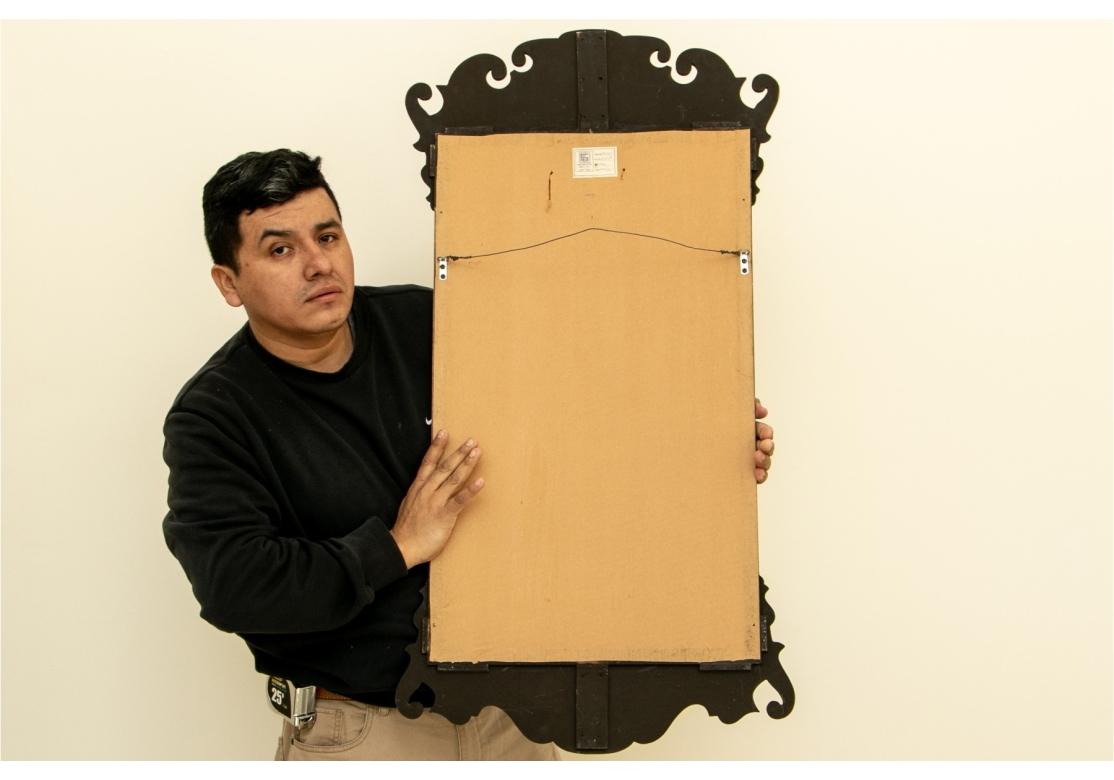 Friedman Bros. Williamsburg Mahogany Chippendale Beveled Mirror siglo XX en venta