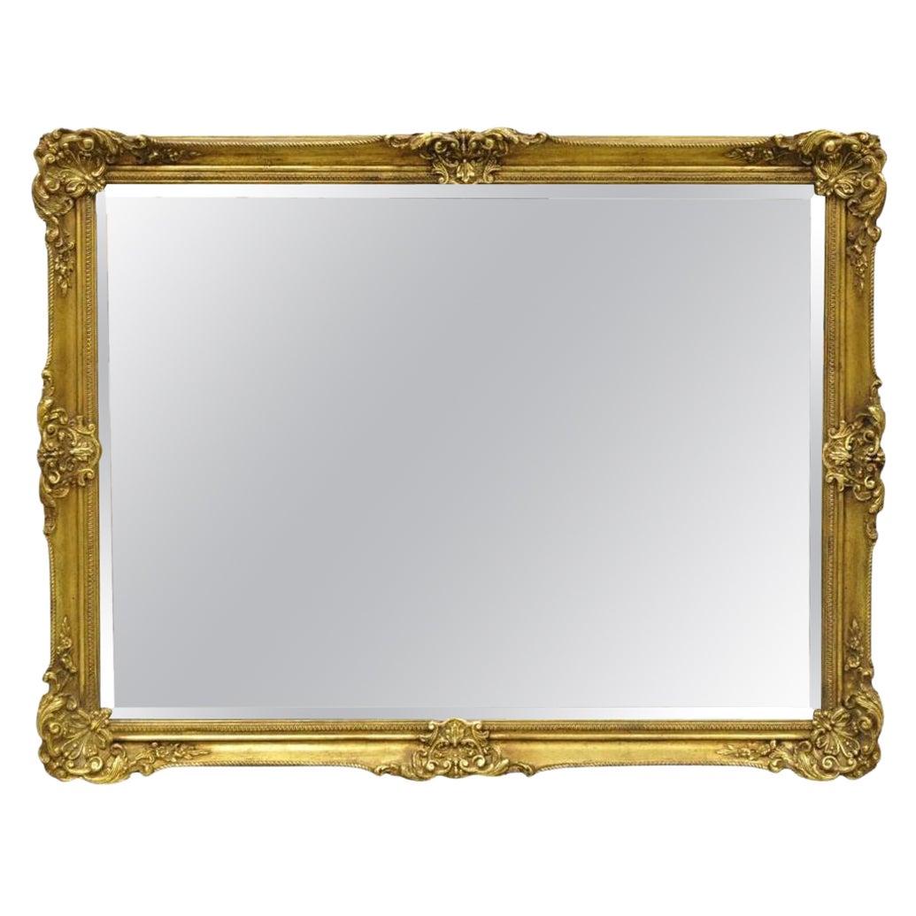 Espejo de pared rectangular dorado estilo French Rococo de 45" Friedman Brothers en venta