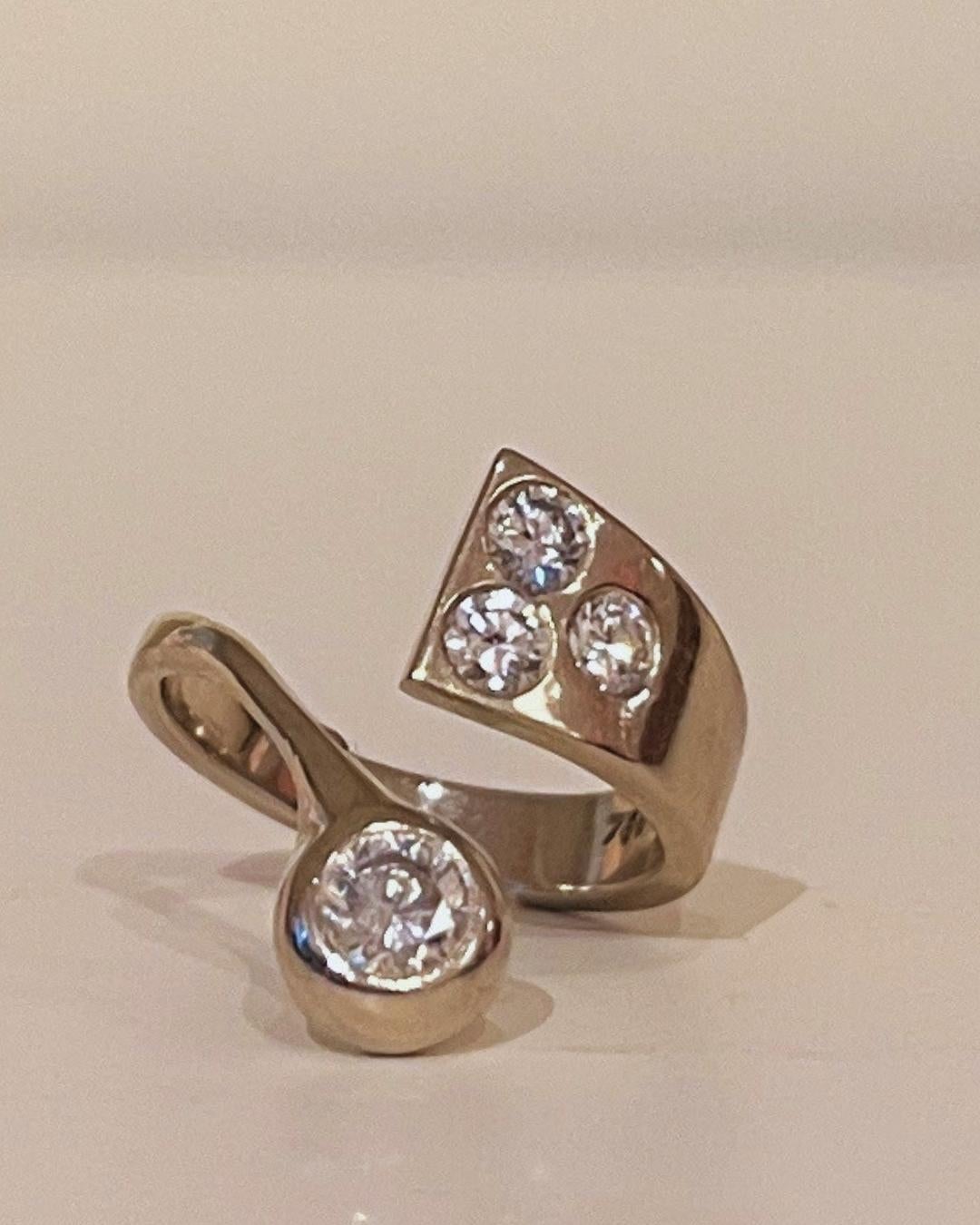 Round Cut Friedrich Becker Diamond and 18 Karat Gold Crossover Ring, c. 1960 For Sale