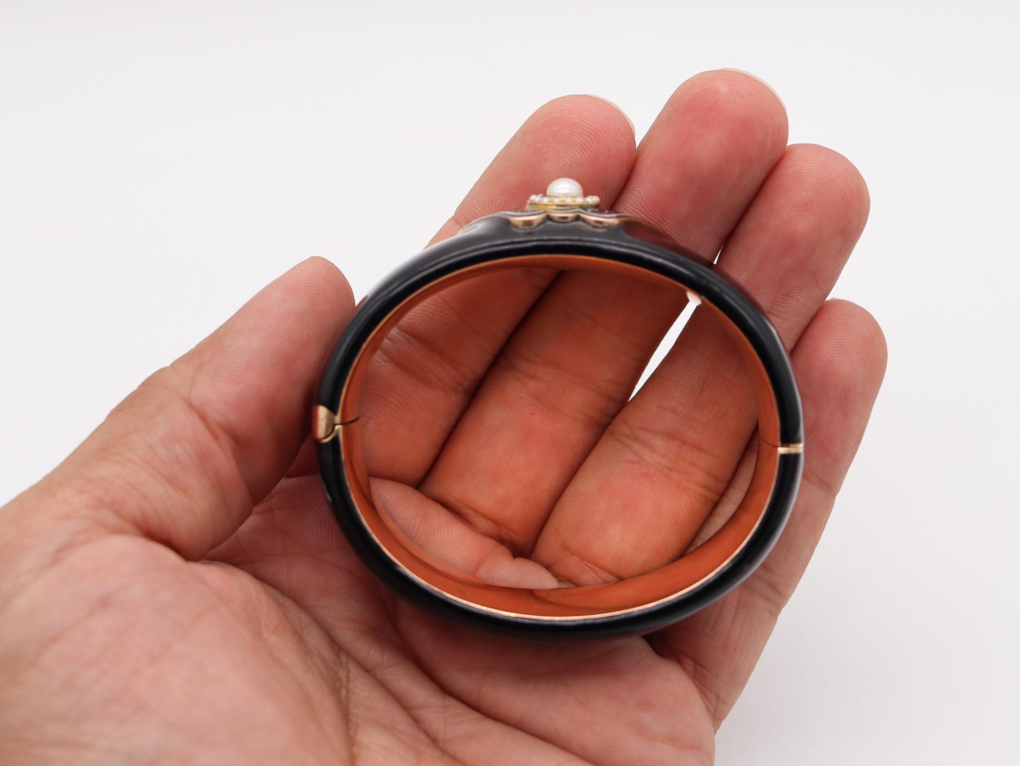FRIEDRICH DRAXLER 1880 Bangle vittoriano smaltato nero in oro 14Kt con perle in vendita 3