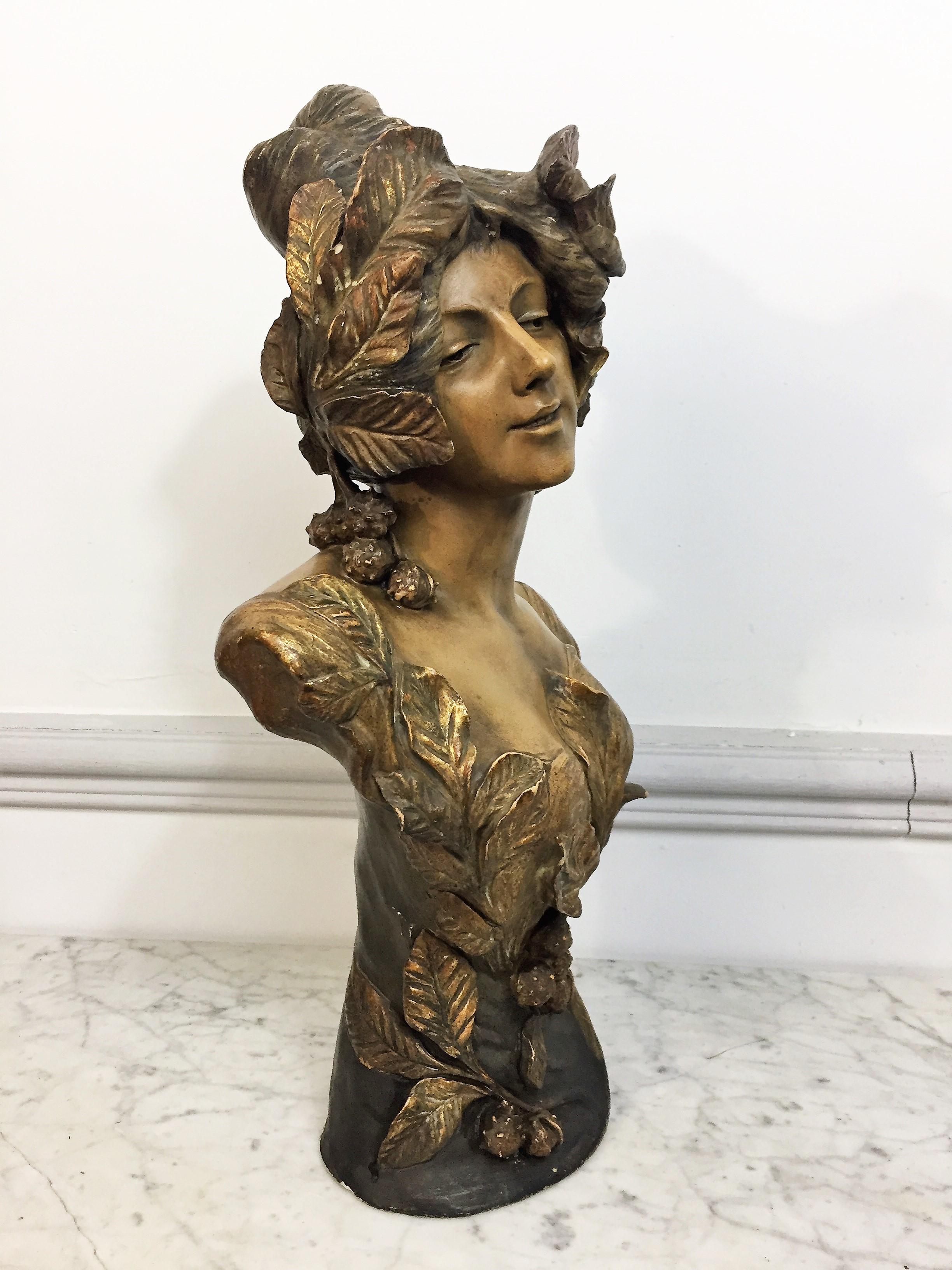 F. Goldscheider – große weibliche Büste aus polychromer Terrakotta – Jugendstil, signiert (Art nouveau) im Angebot