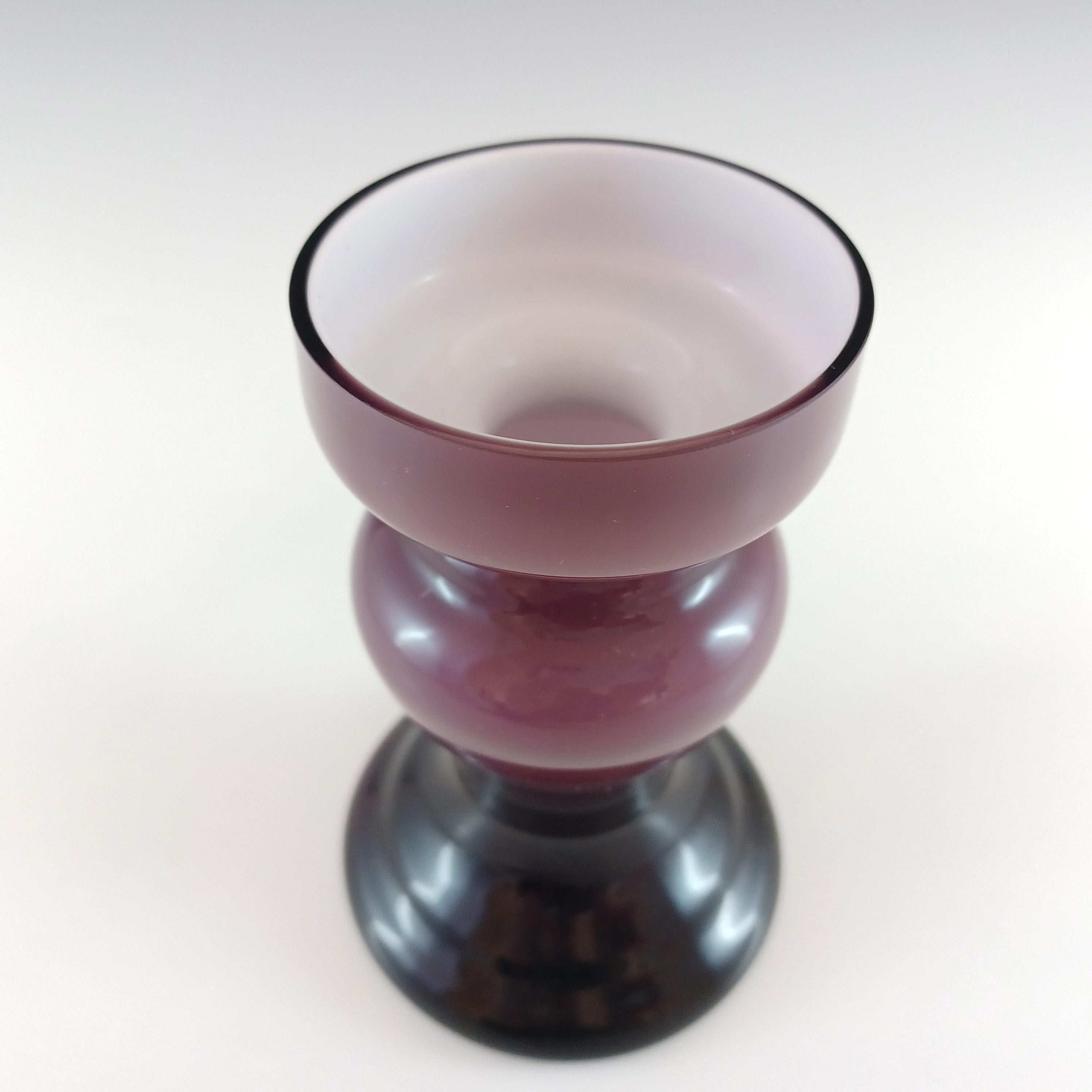 Allemand Vase en verre rétro violet de style scandinave Friedrich en vente