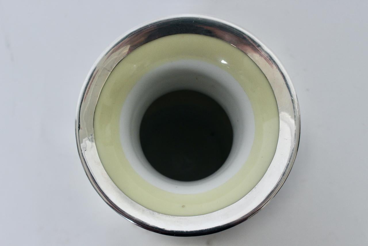 Vaso in porcellana con sovrapposizione floreale in argento di Friedrich Wilhelm Spahr, anni '40 in vendita 2