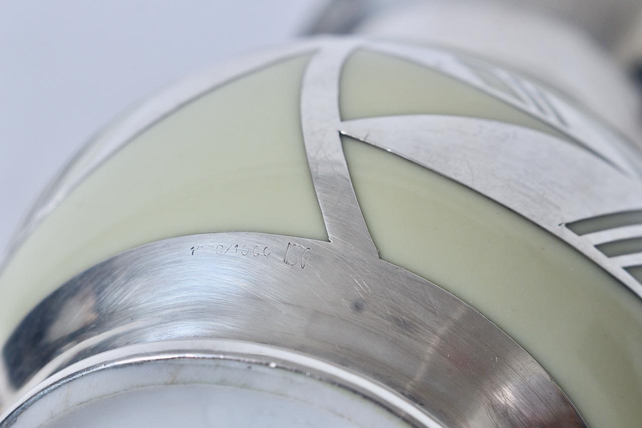 Vaso in porcellana con sovrapposizione floreale in argento di Friedrich Wilhelm Spahr, anni '40 in vendita 4