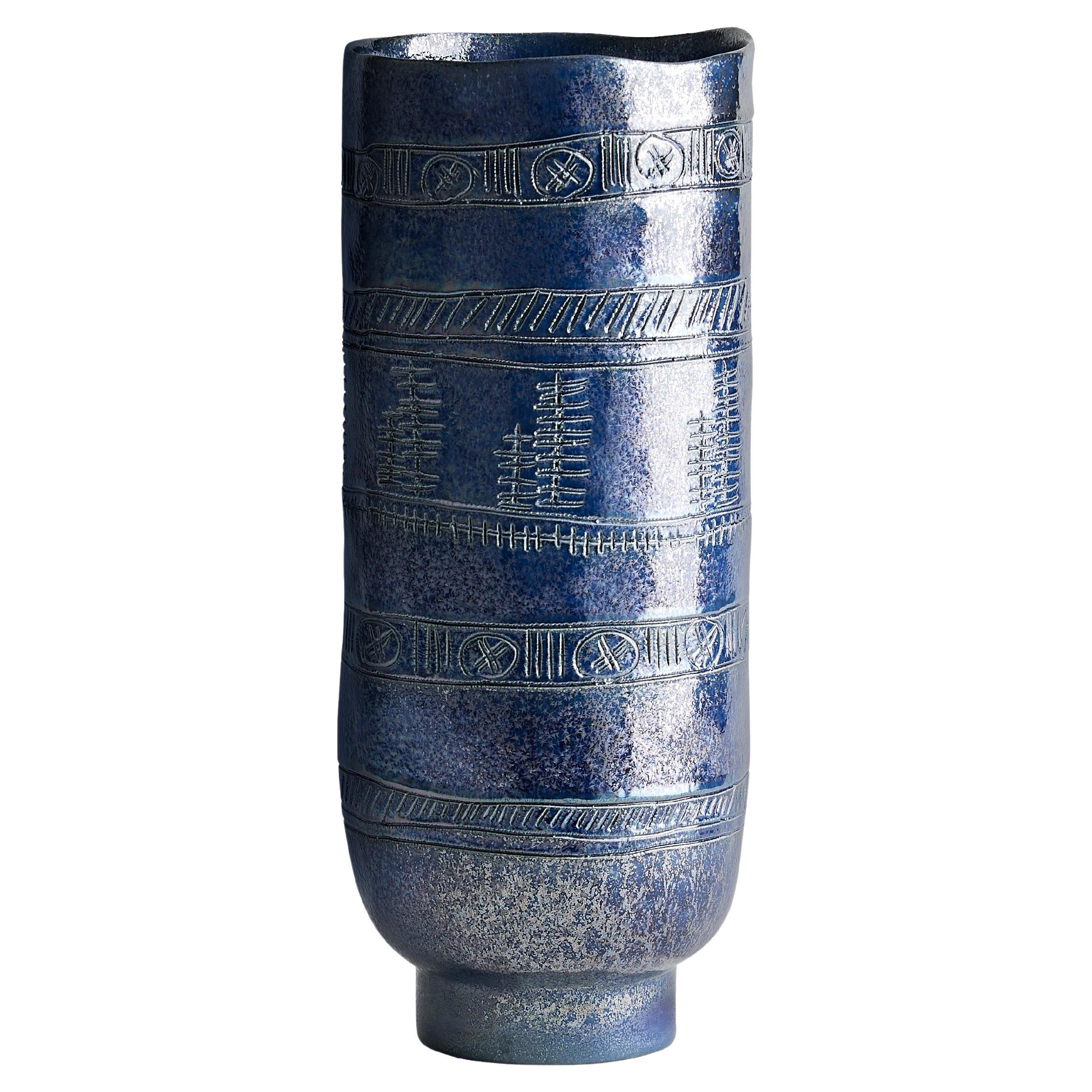 Fries-Vase, groß – handgeschnitzte, glasierte Keramikvase