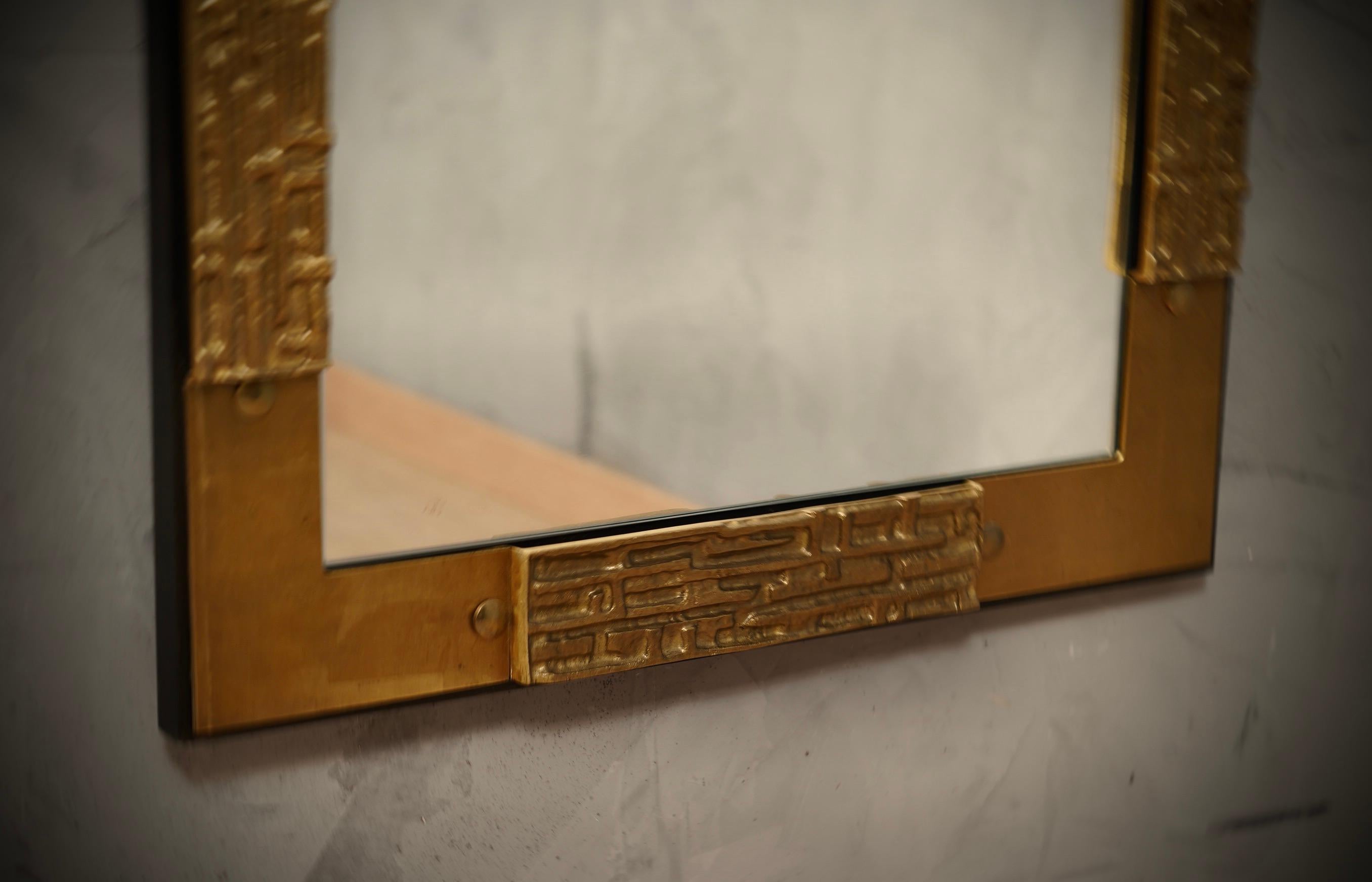 Frigerio Brass and Black Wood Mid-Century Console Wall Mirror, 1970 In Good Condition For Sale In Rome, IT