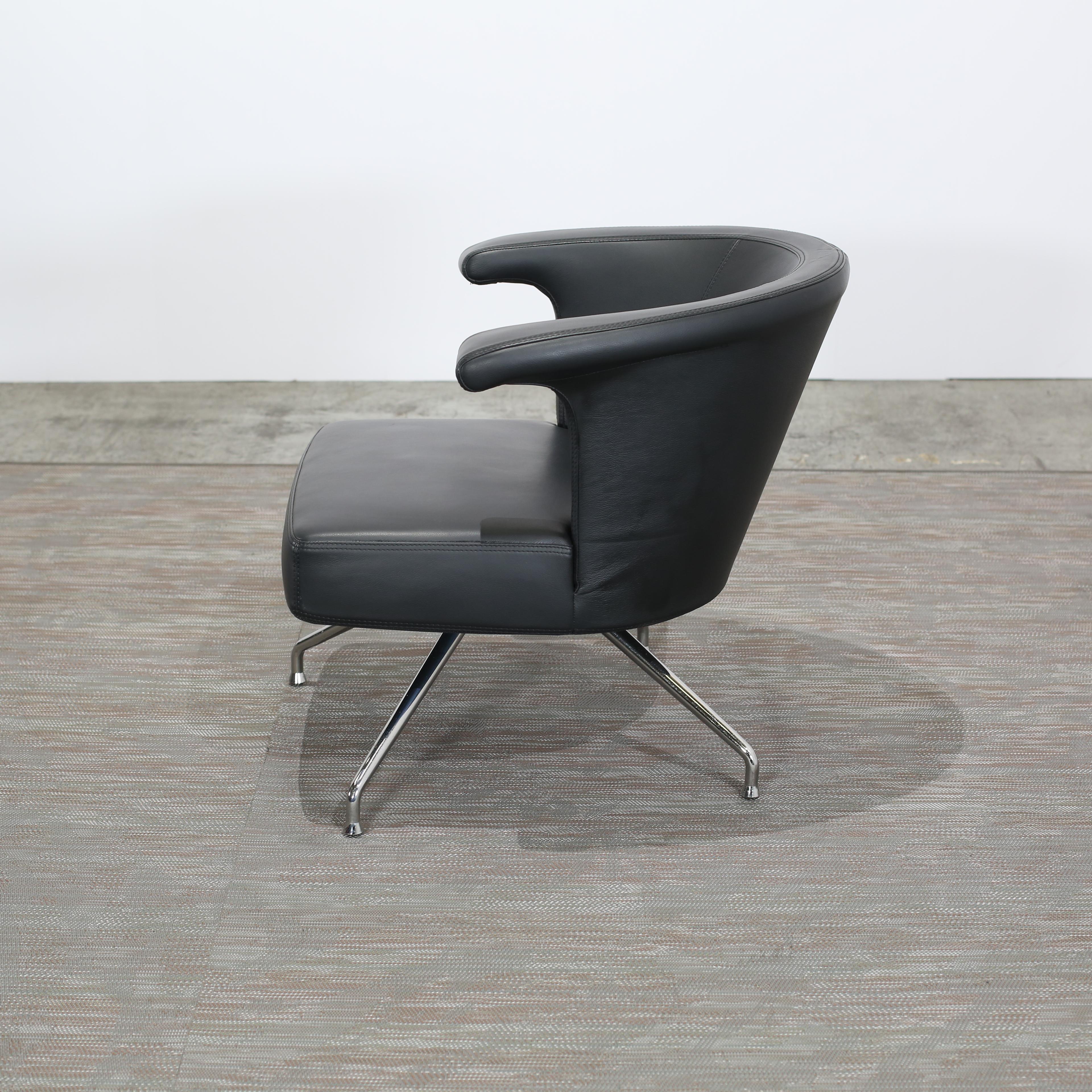 Frighetto Leather Swivel Chair, Set of Four In Good Condition For Sale In Basildon, London