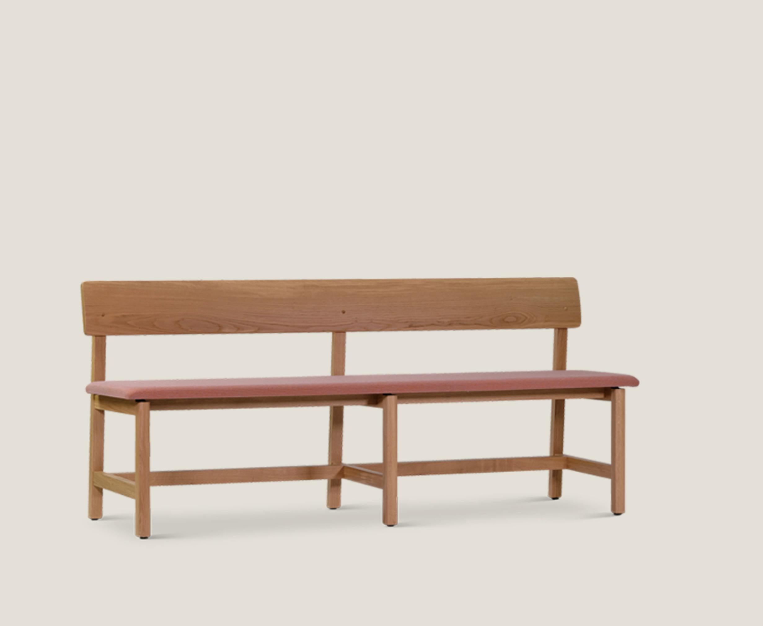Panchina IKO di Friis e Moltke  Per Collection'S 

La nuova IKO Bench è una panca semplice e versatile progettata da Friis & Moltke nel 2022. Con la sua silhouette minimalista e i dettagli sottili, il design ha un'espressione moderna e classica che