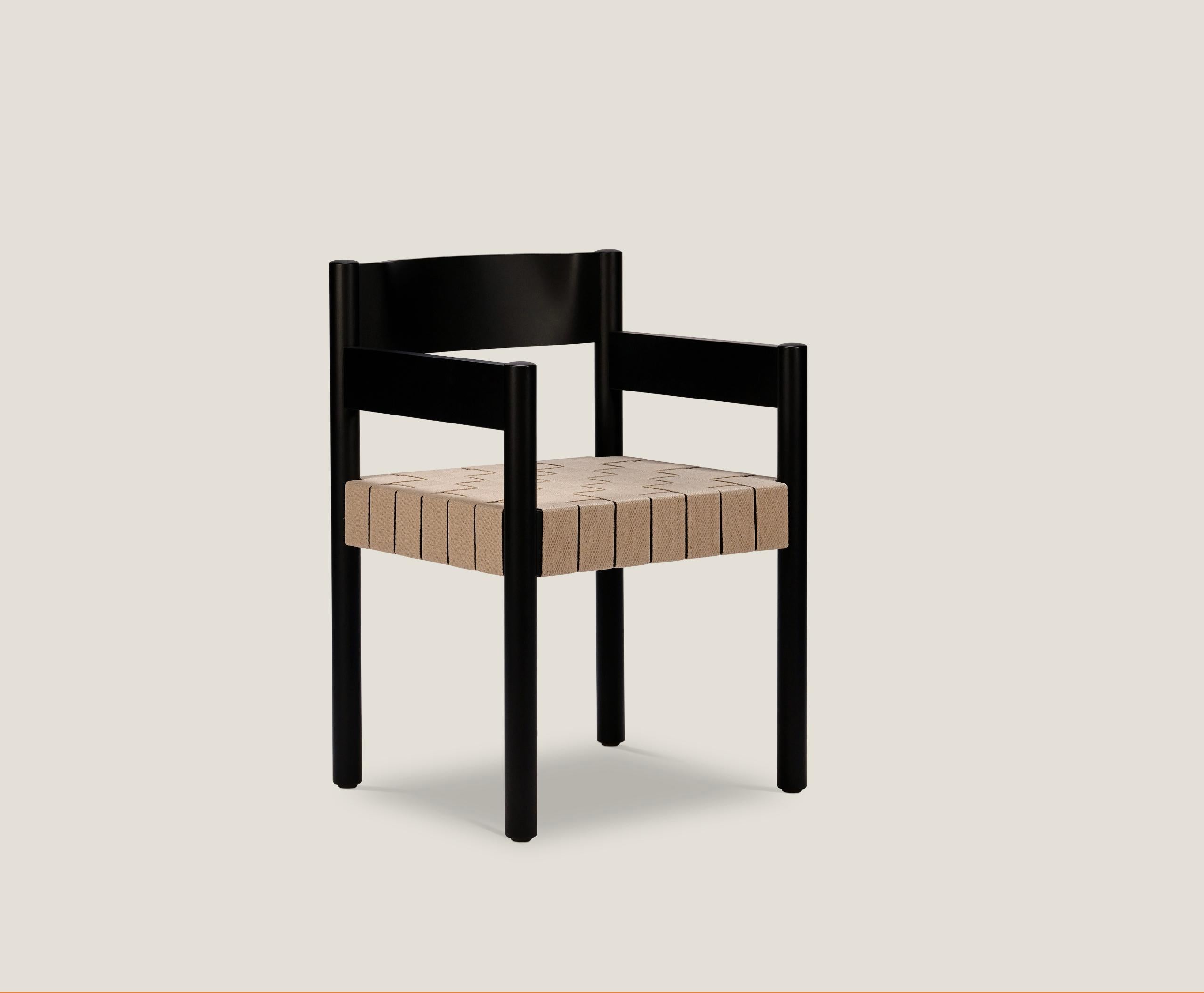 Poltrona Friis e Moltke Norgaard per Collection'S

La sedia Nørgaard è stata progettata per adattarsi all'architettura onesta e senza compromessi che è diventata il marchio di fabbrica di FRIIS & MOLTKE. La sedia è prodotta nel nostro laboratorio di