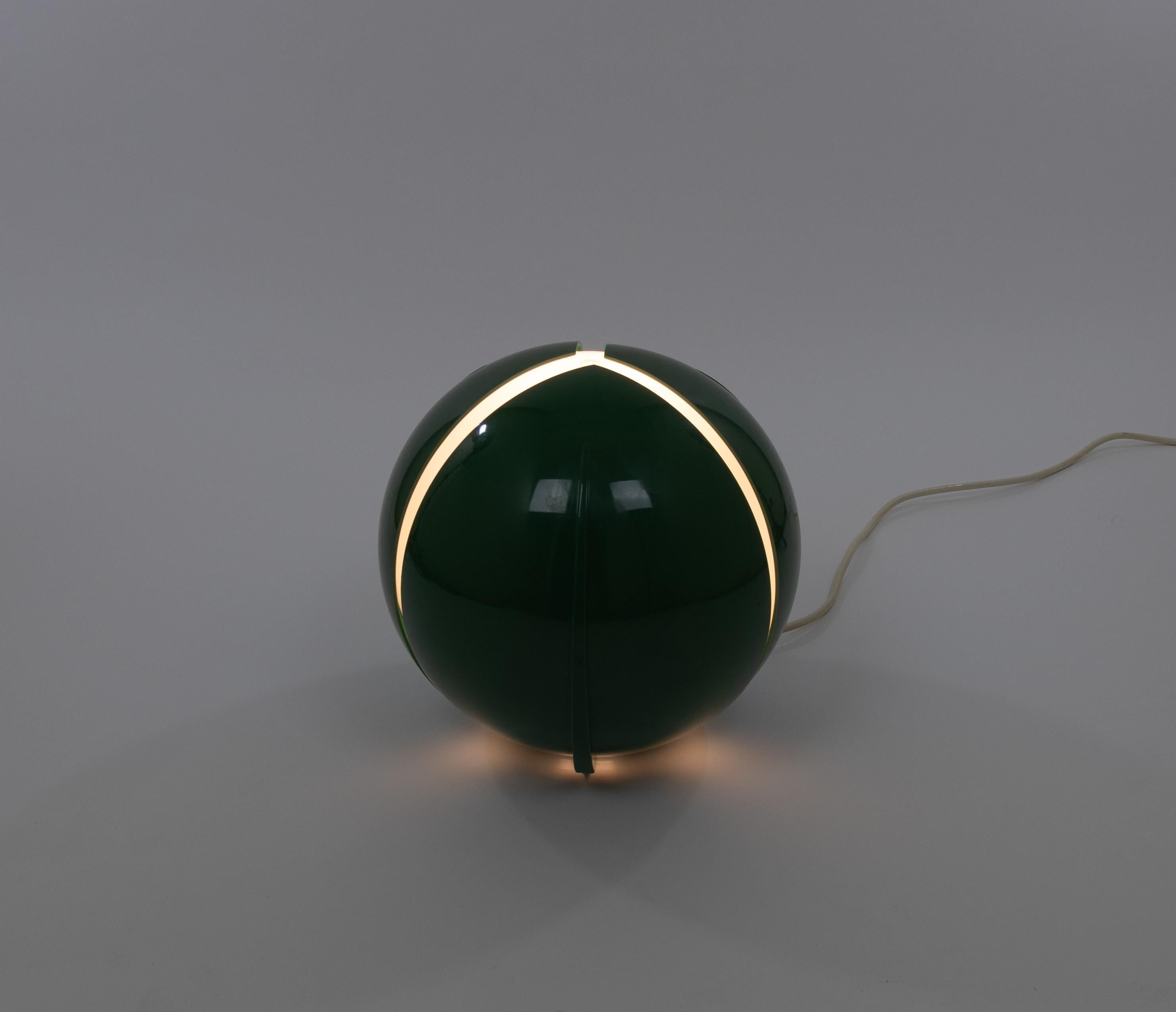 Lámpara de sobremesa Frine de Studio Tetrarch para Artemide, años 60 Era espacial en venta