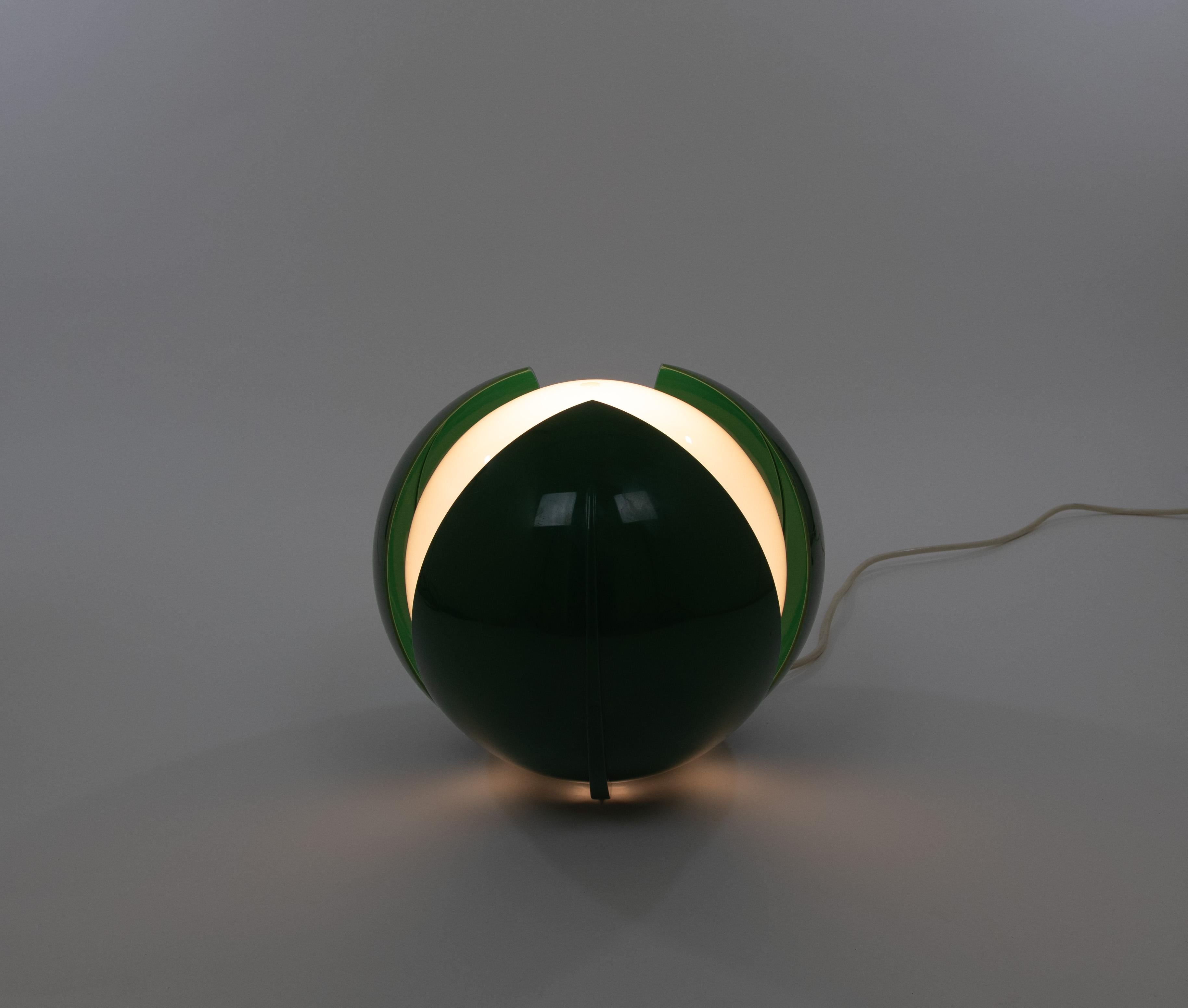 Lámpara de sobremesa Frine de Studio Tetrarch para Artemide, años 60 Italiano en venta