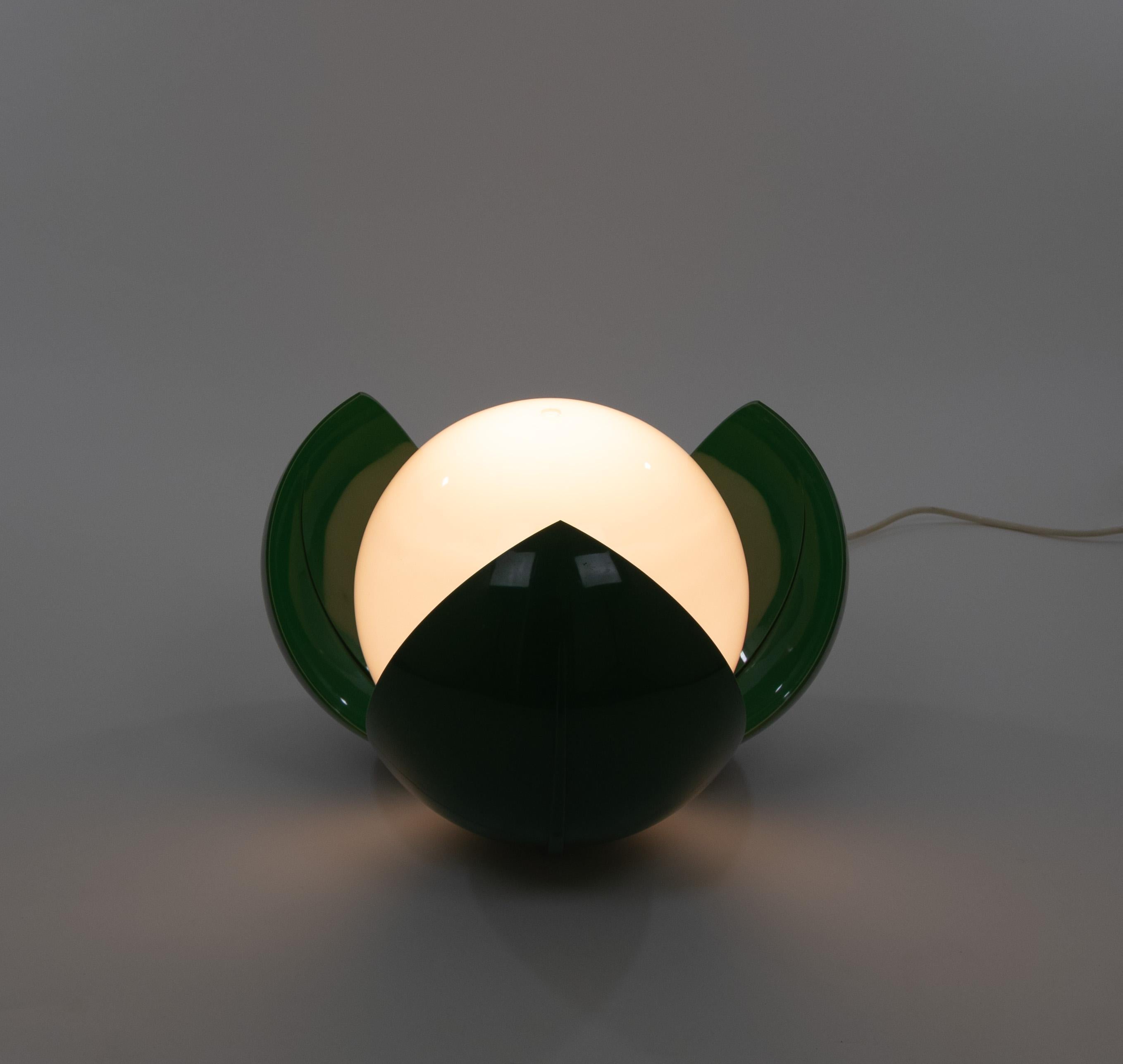 Lámpara de sobremesa Frine de Studio Tetrarch para Artemide, años 60 en Bueno estado para la venta en Rotterdam, NL