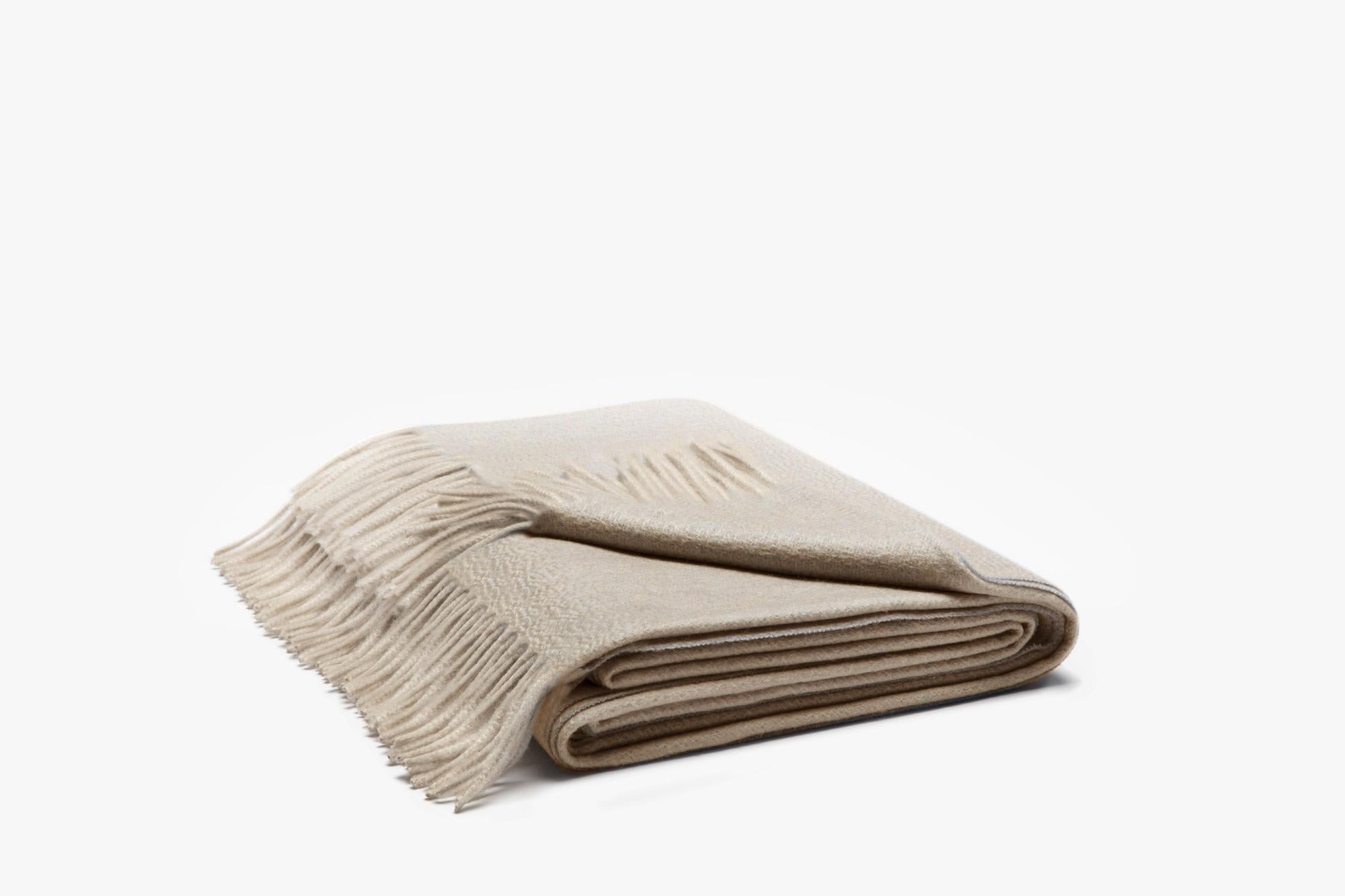 Hand-Crafted Fringe 100% Cashmere Throw Jacquard Rice Grain Cream For Sale