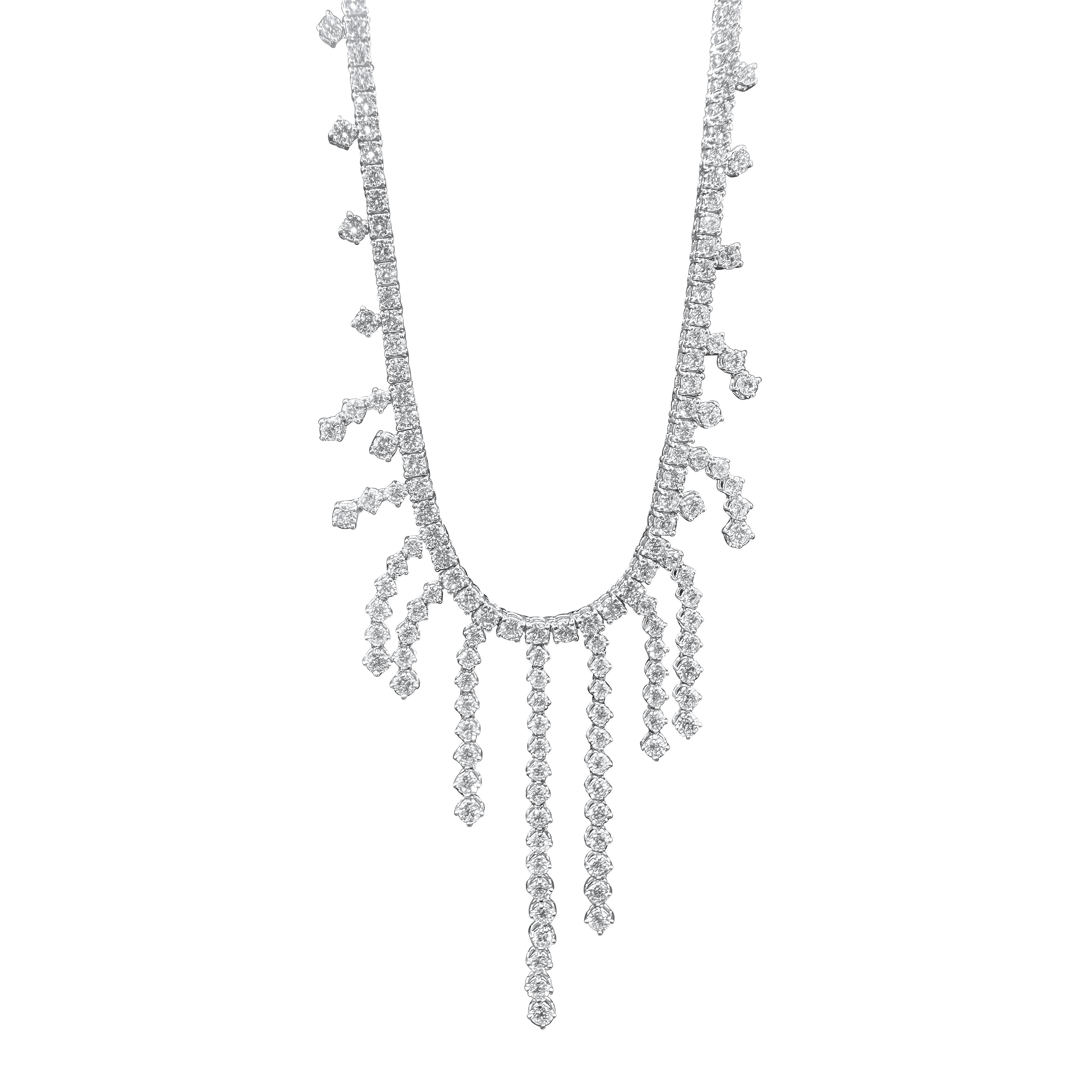 Collana con diamanti a frangia in oro bianco 18 carati, 22,40 carati in vendita 3