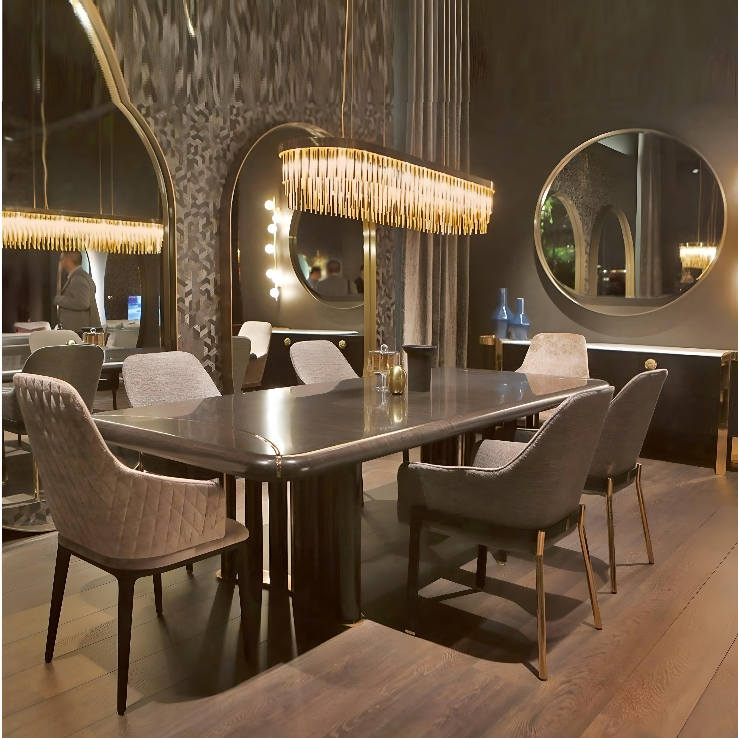 Minimalismo Lampada a sospensione lineare Fringe con tubi in ottone placcati in oro in vendita