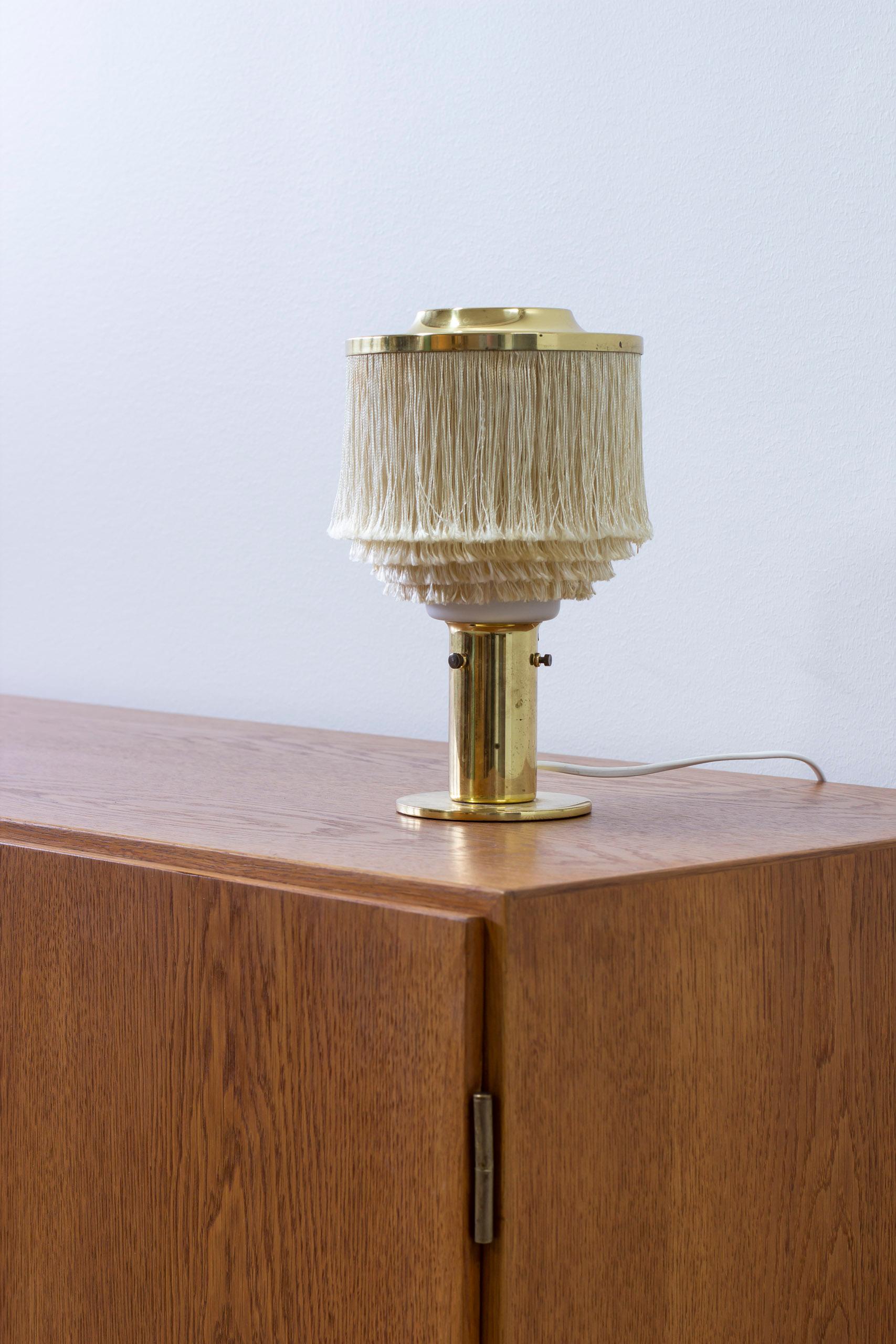 Scandinave moderne Lampe de table B145 de Hans Agne Jakobsson, Suède, années 1960 en vente