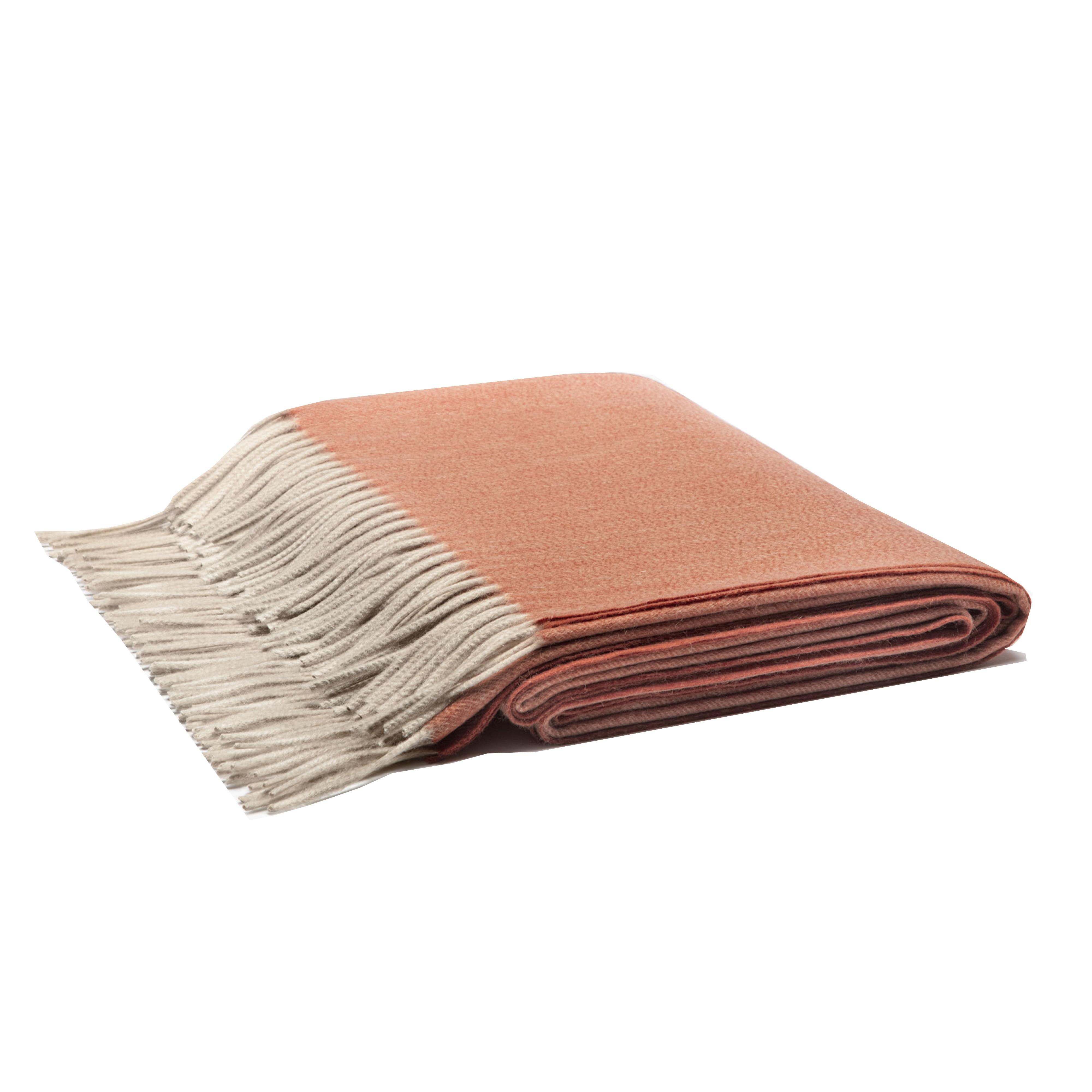 LO Decor Throws Collections showcase a contemporary take on a traditional design for a touch of timeless elegance. These generously sized Cashmere Throws give an aspirational edge to any living space. Stylish in its simplicity, this blanket is