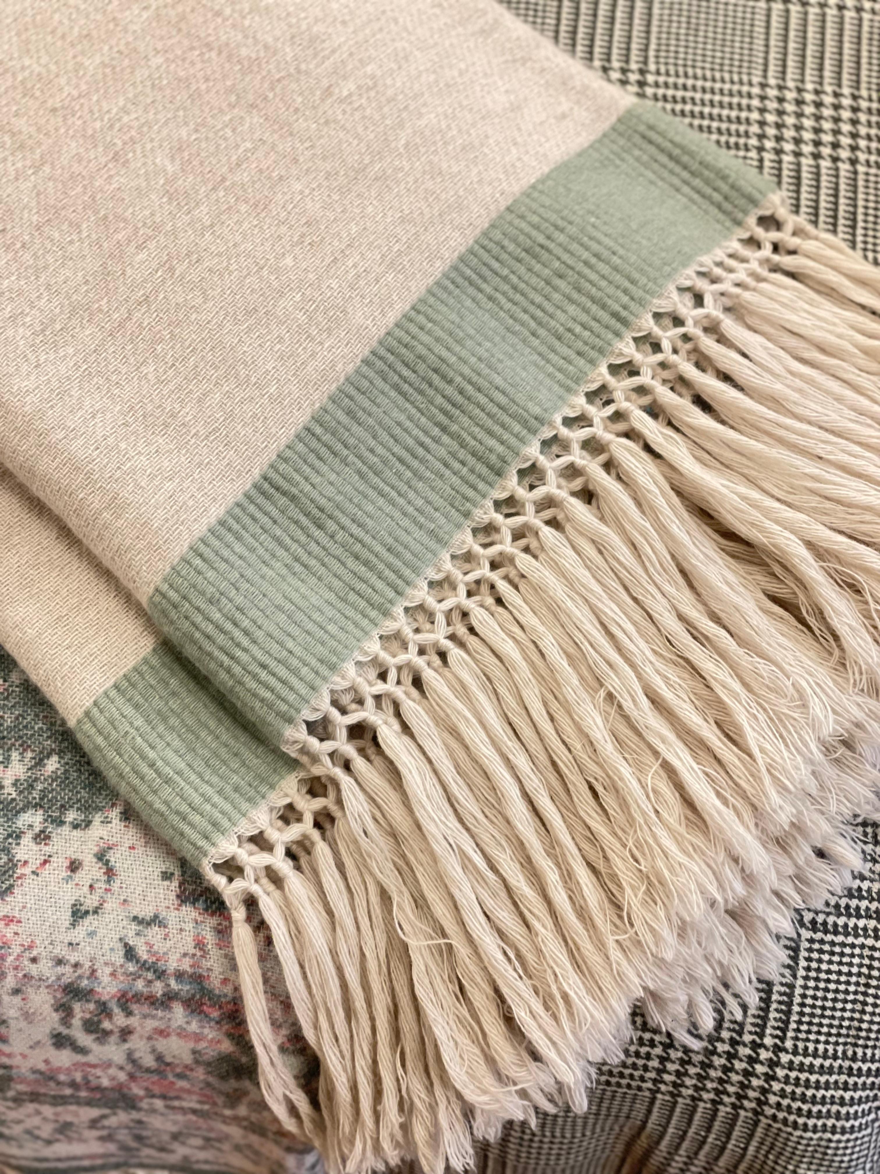 italien Couverture à franges à bandes vertes en vente