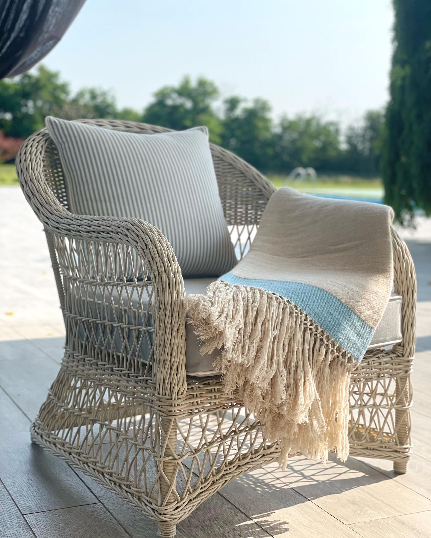 Tissage Couverture frangée à bandes bleu clair - Made in Italy en vente