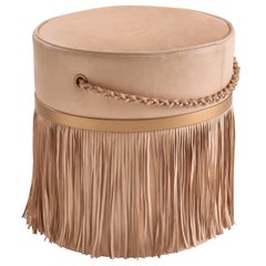Stoffbezogene Ottomanen und Hocker