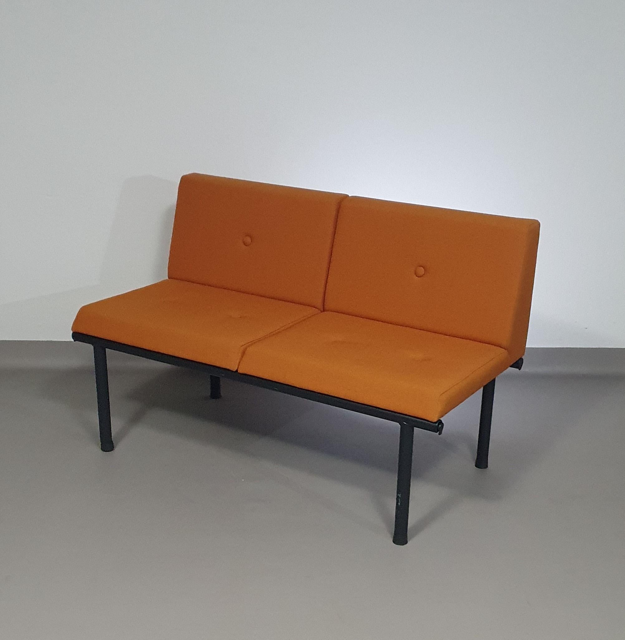 Bas Pruyser benches 2 x for Ahrend / De Cirkel 90s /
width 120 cm Total ( 2 benches ) width 240 cm
height 76 cm
depth 60 cm
Seat height 44 cm