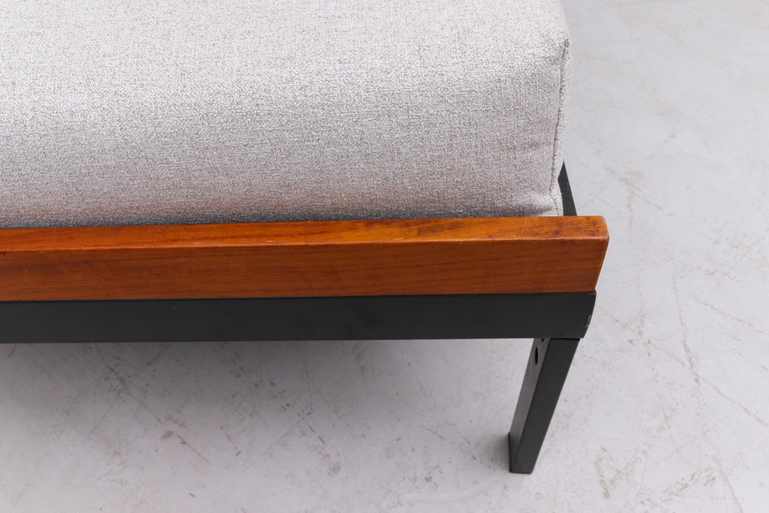 Friso Kramer 'Couchette' Wood & Black Daybed for Auping, 1965 w/ New Cushions For Sale 3