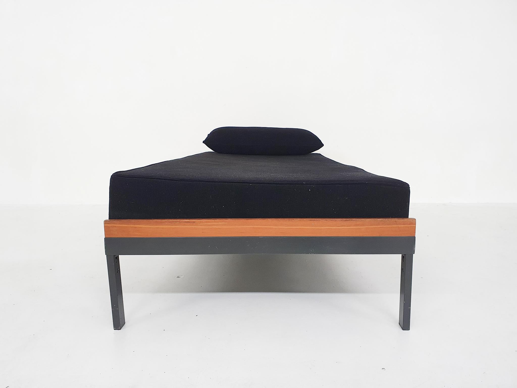 Friso Kramer for Auping Daybed, The Netherlands, 1950's In Good Condition In Amsterdam, NL