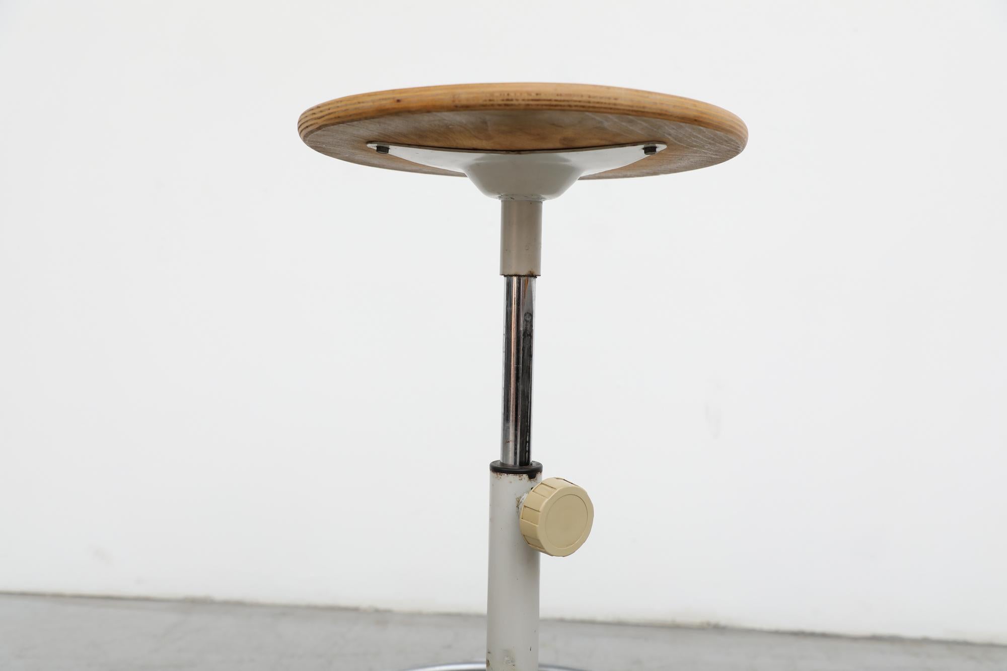 Tabouret de dessin réglable en hauteur avec repose-pieds Friso Kramer en vente 2