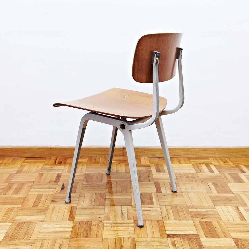 Friso Kramer Industrial Rationalist Metal and Laminated Wood Result Chair, 1953 In Good Condition For Sale In Barcelona, Barcelona