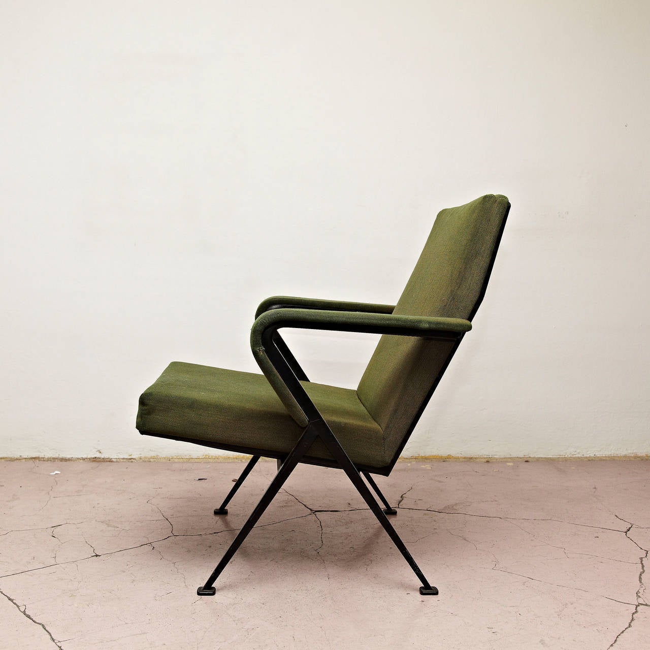 Mid-20th Century Friso Kramer Mid-Century Modern Green Upholstered Repose Fauteuil, 1969