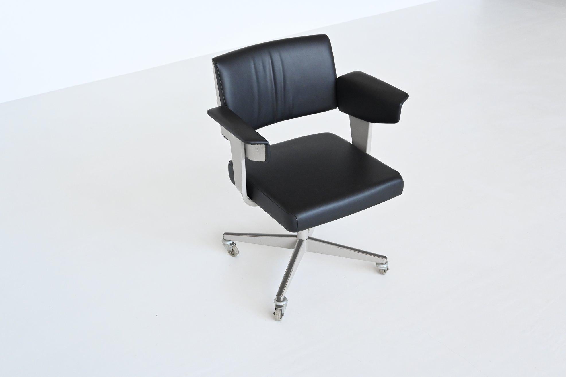 Friso Kramer Model Resort Desk Chair Ahrend de Cirkel the Netherlands, 1960 10