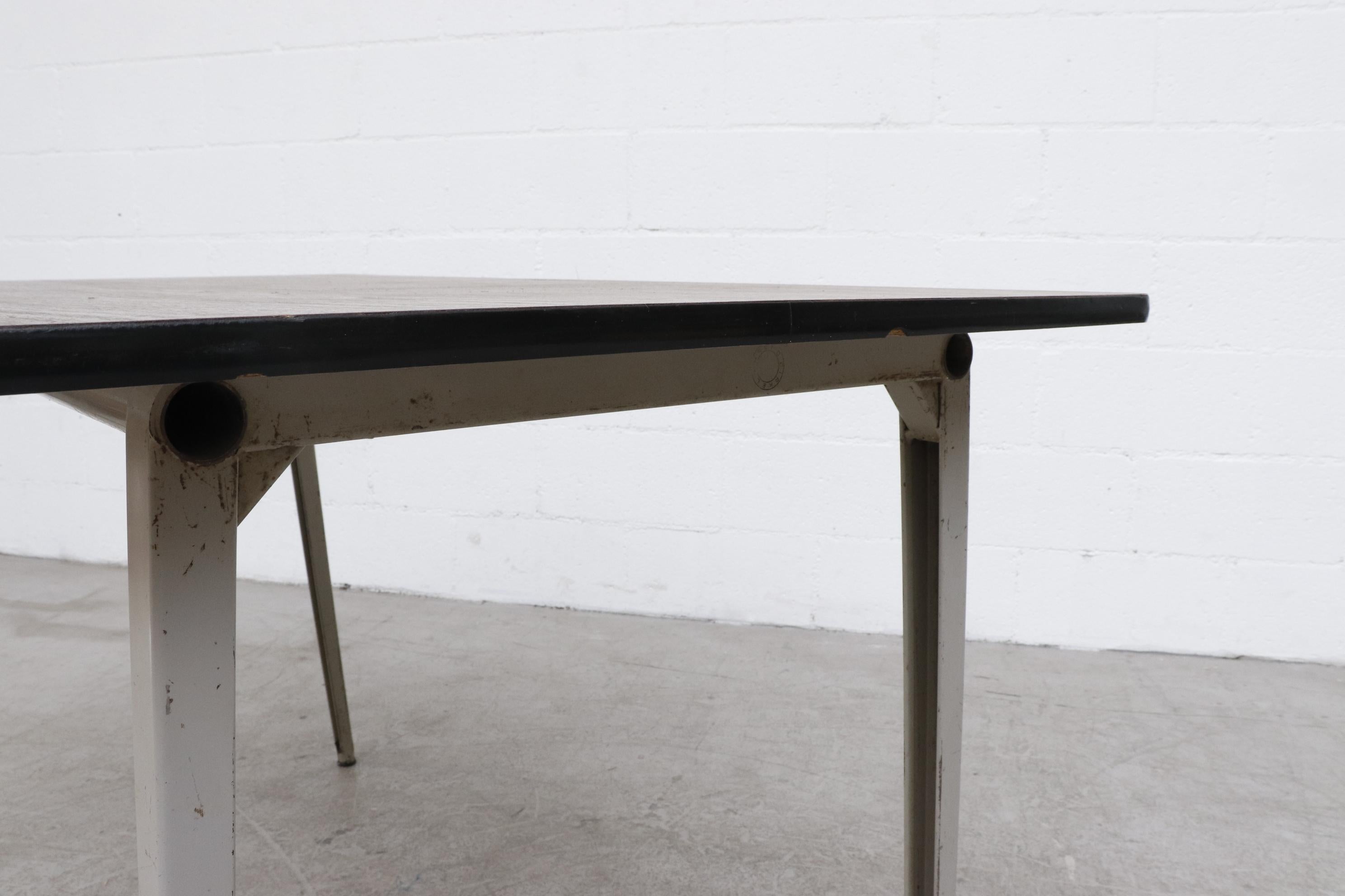 Table de salle à manger ou de travail « REFORM » de Friso Kramer avec plateau en placage de teck en vente 4