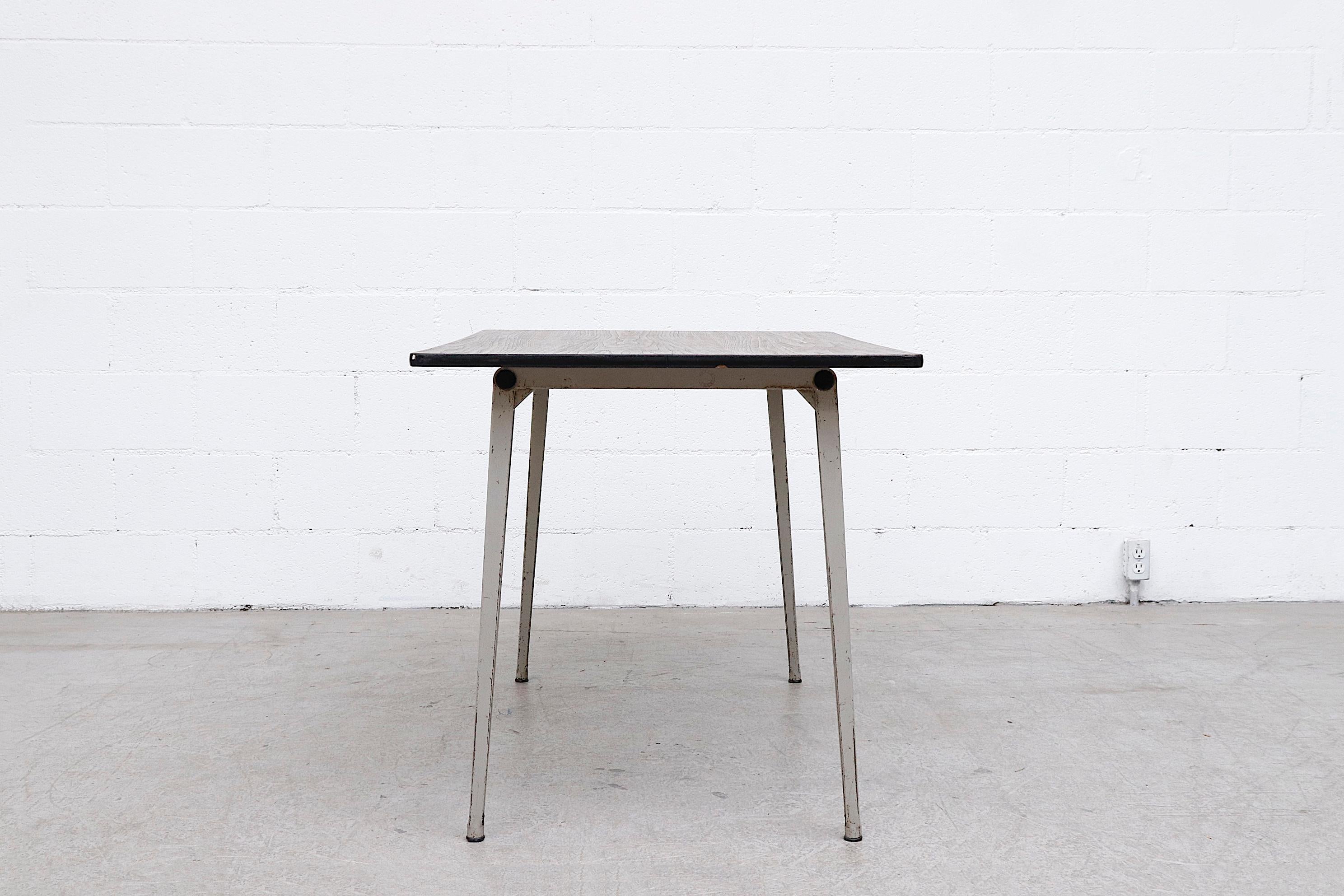 Émaillé Table de salle à manger ou de travail « REFORM » de Friso Kramer avec plateau en placage de teck en vente
