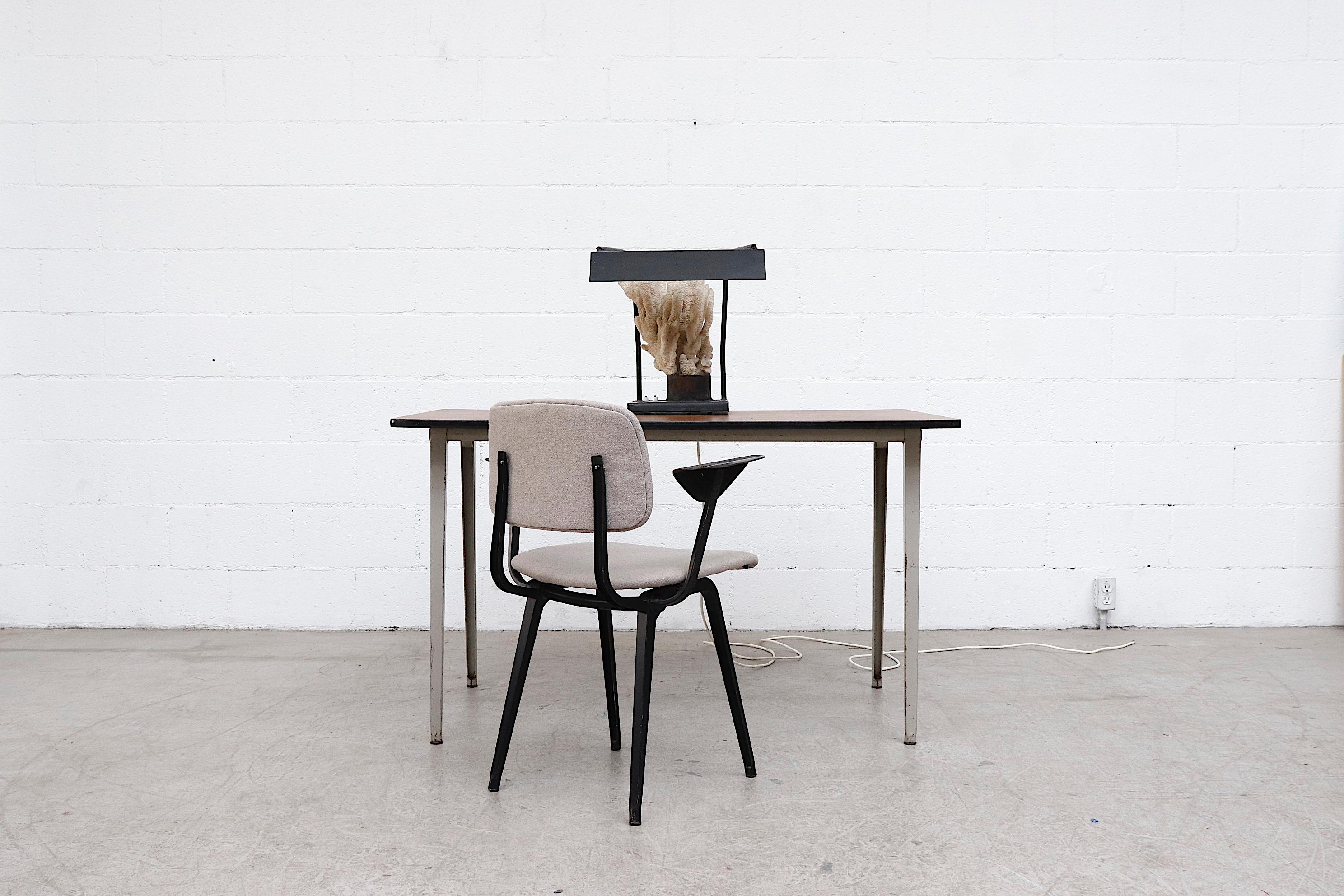 Table de salle à manger ou de travail « REFORM » de Friso Kramer avec plateau en placage de teck en vente 1