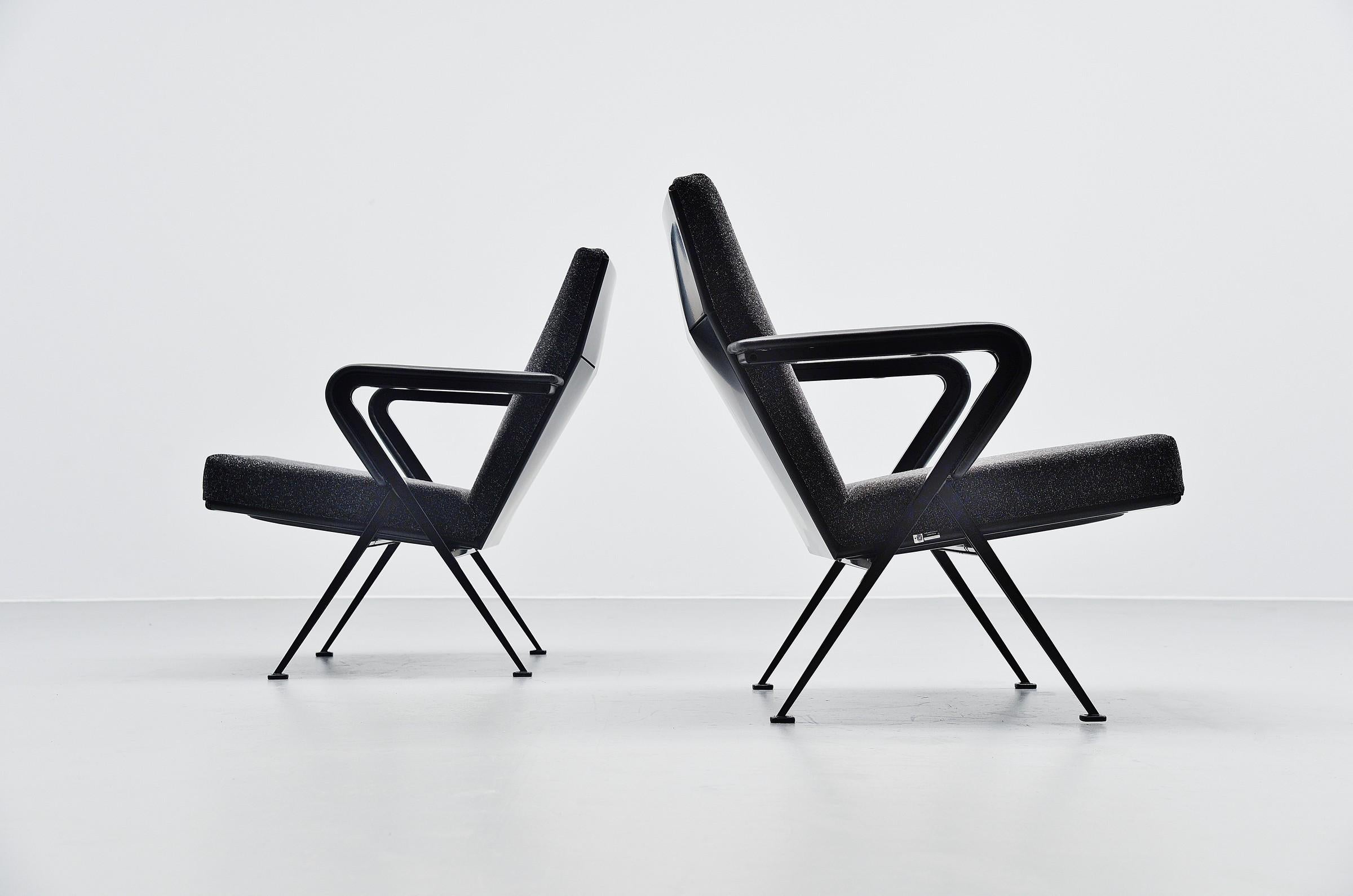 Friso Kramer Repose chairs Ahrend de Cirkel, 1959 For Sale 1