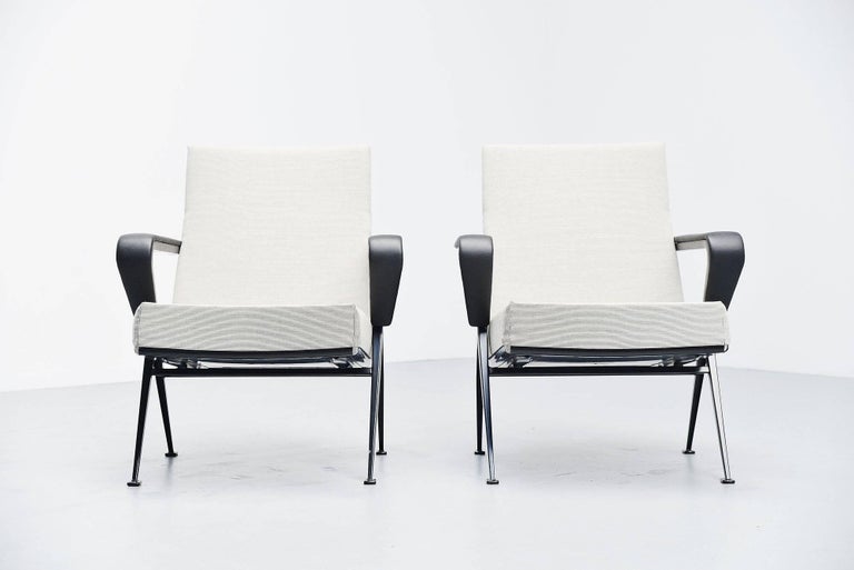 Friso Kramer Repose chairs pair Ahrend de Cirkel, 1959 at 1stDibs