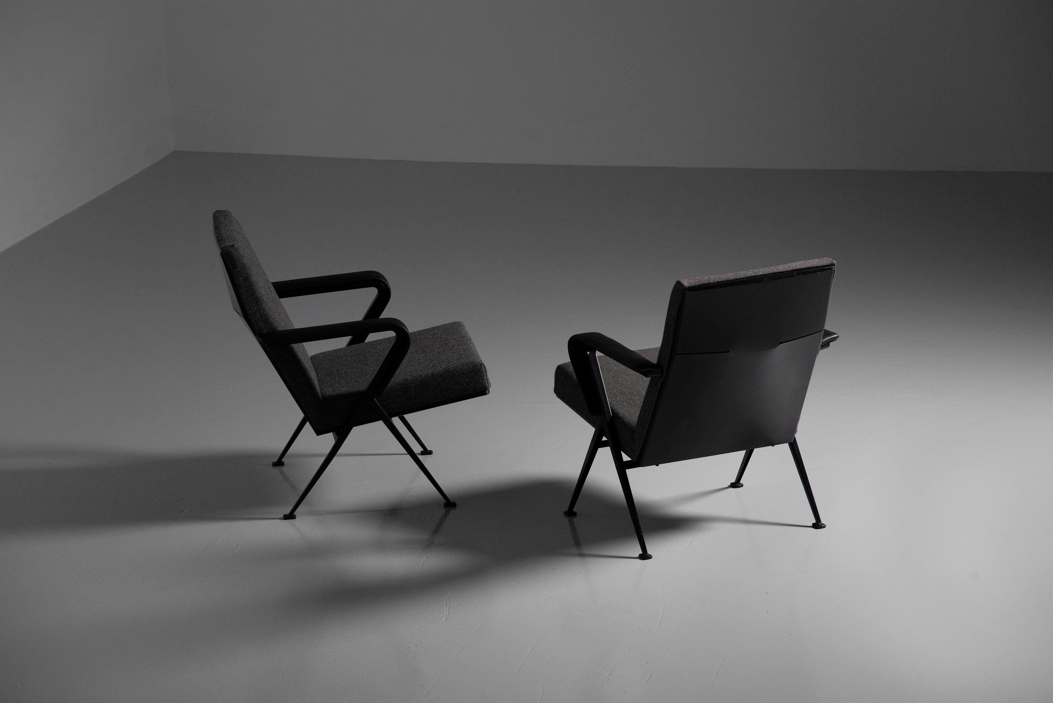 Friso Kramer Repose Chairs Pair Ahrend de Cirkel, 1959 2