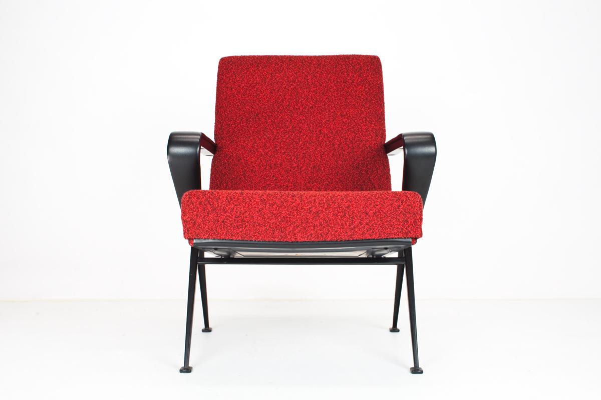 Mid-Century Modern Friso Kramer Repose Lounge Chair in Red for Ahrend de Cirkel, 1965