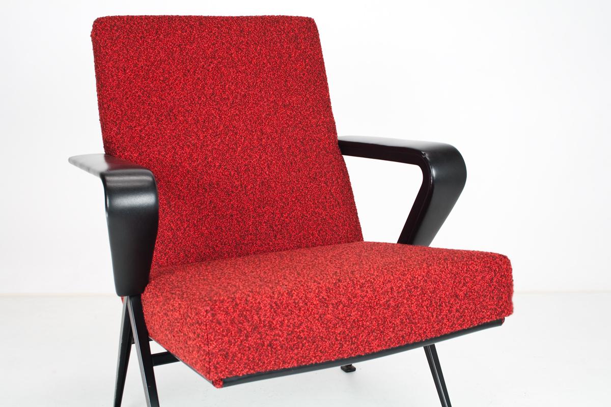 Lacquered Friso Kramer Repose Lounge Chair in Red for Ahrend de Cirkel, 1965