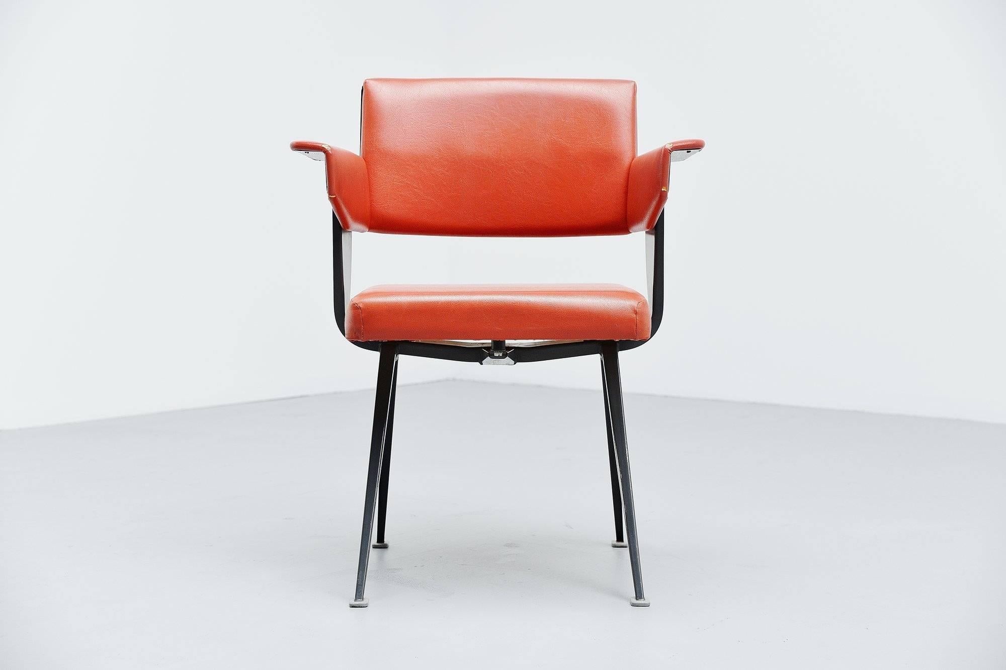 Nice rare Resort chair designed by Friso Kramer for Ahrend de Cirkel, Holland, 1960. This chair was actually an office version from the Revolt chair. And a successor of the Revolt office chair. The frame is more similar to the Result chairs frame