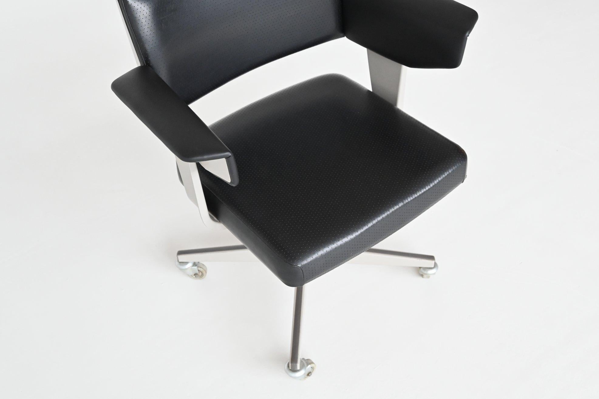 Friso Kramer Resort swivel desk chair Ahrend de Cirkel The Netherlands 1960 1