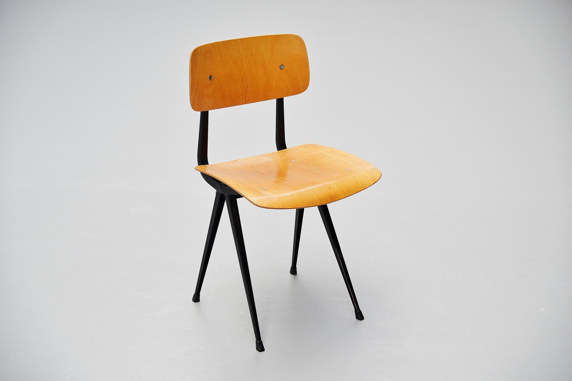 Friso Kramer Result-Stühle, Set aus Birke Ahrend 1965 im Zustand „Gut“ im Angebot in Roosendaal, Noord Brabant