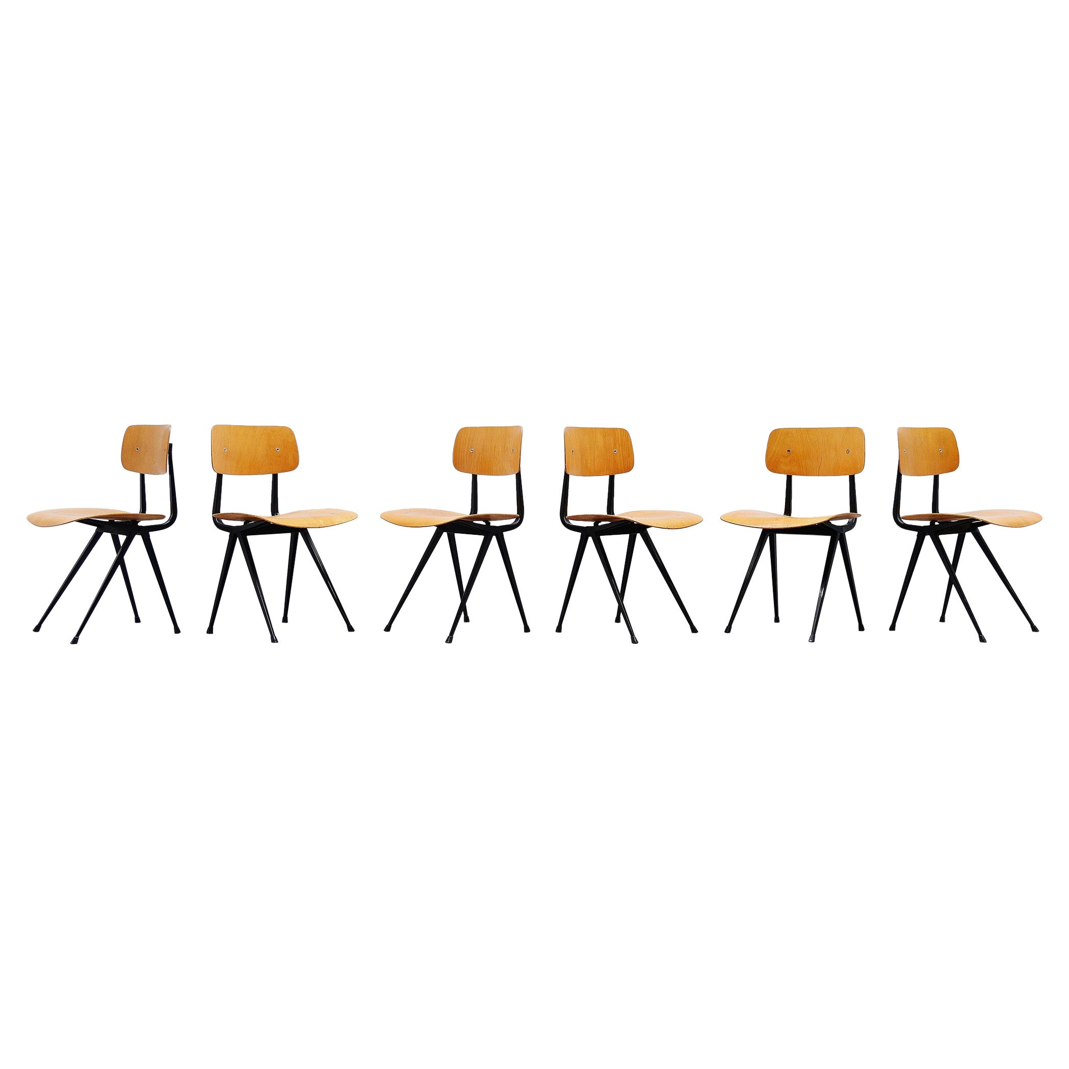 Ensemble de chaises résultat Friso Kramer Birch Ahrend 1965