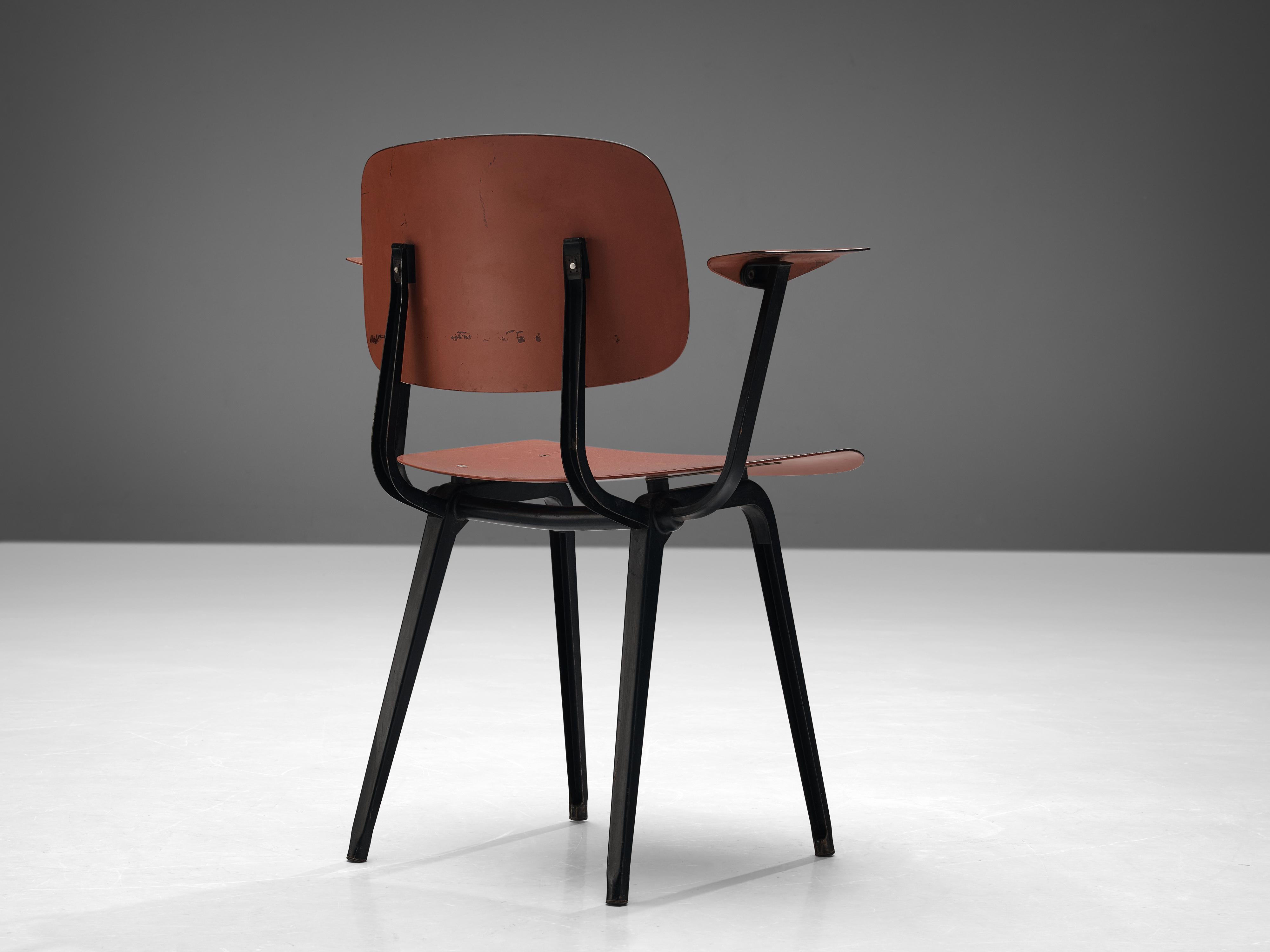 Friso Kramer 'Revolt' Stuhl aus mattrot lackiertem Ciranol und Metall (Niederländisch) im Angebot