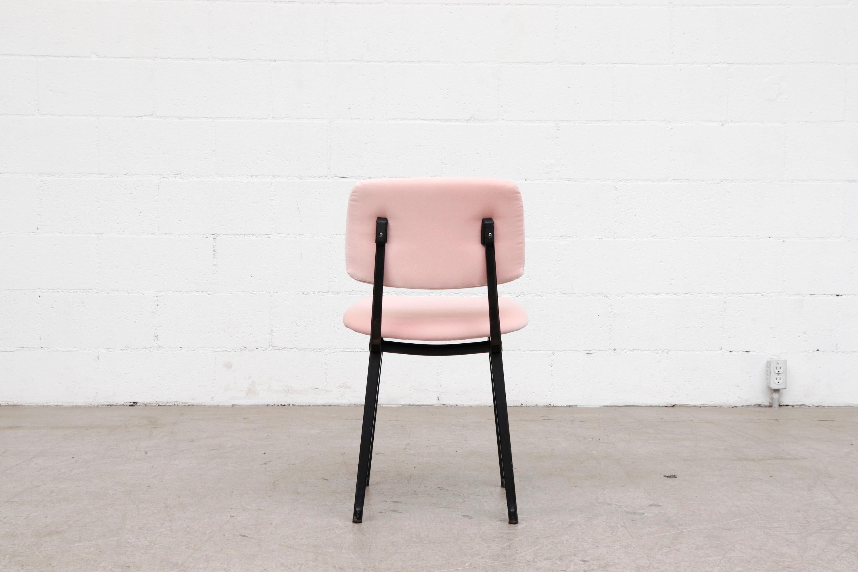 Friso Kramer 'Revolt' Chair in Pink Velvet 1