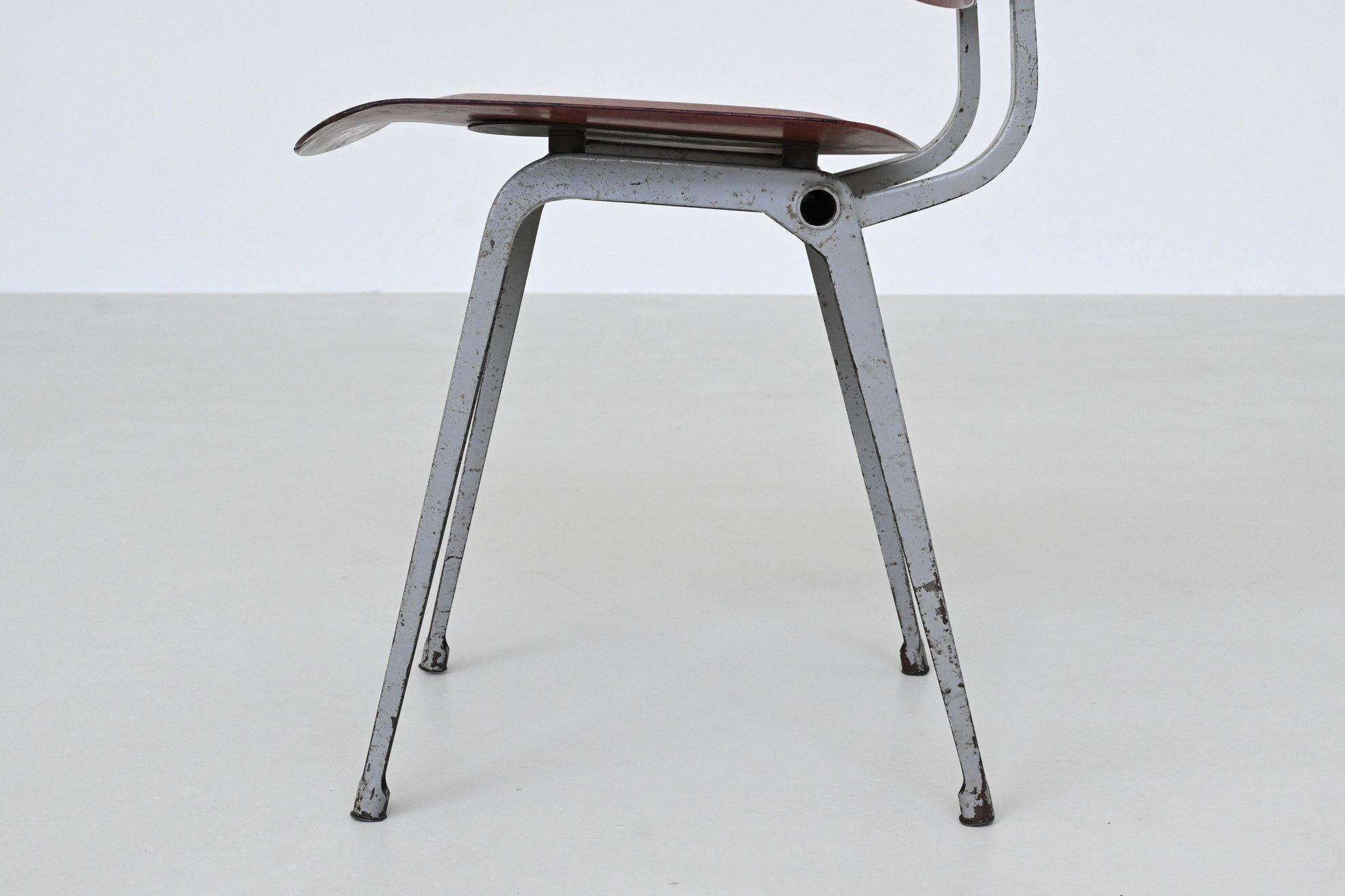 Friso Kramer Revolt chair red grey Ahrend de Cirkel The Netherlands 1953 3