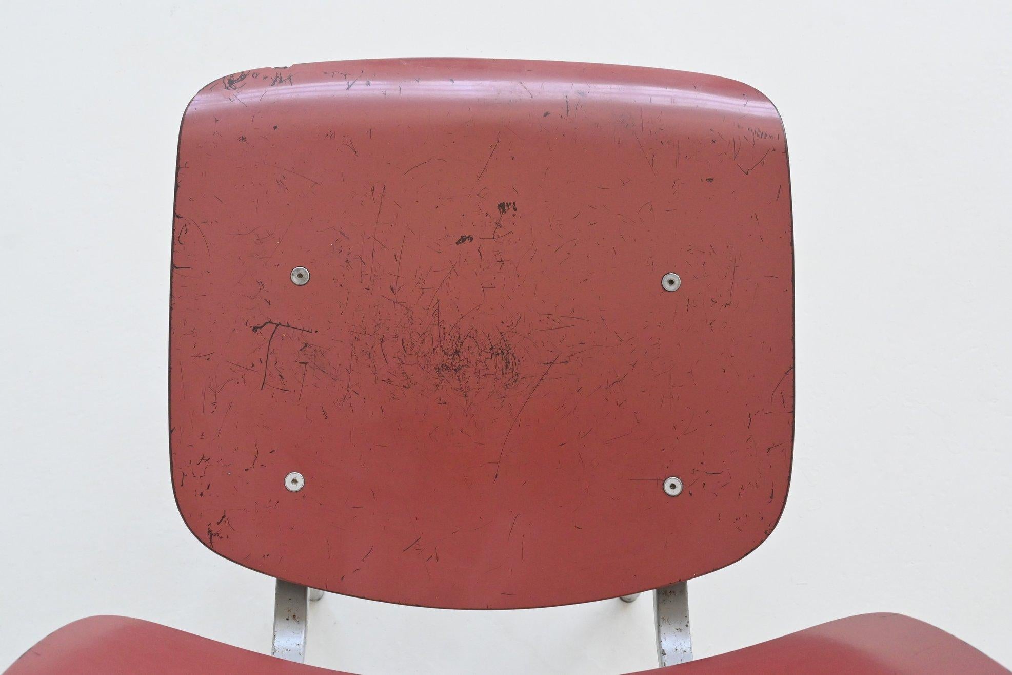 Friso Kramer Revolt chair red grey Ahrend de Cirkel The Netherlands 1953 4