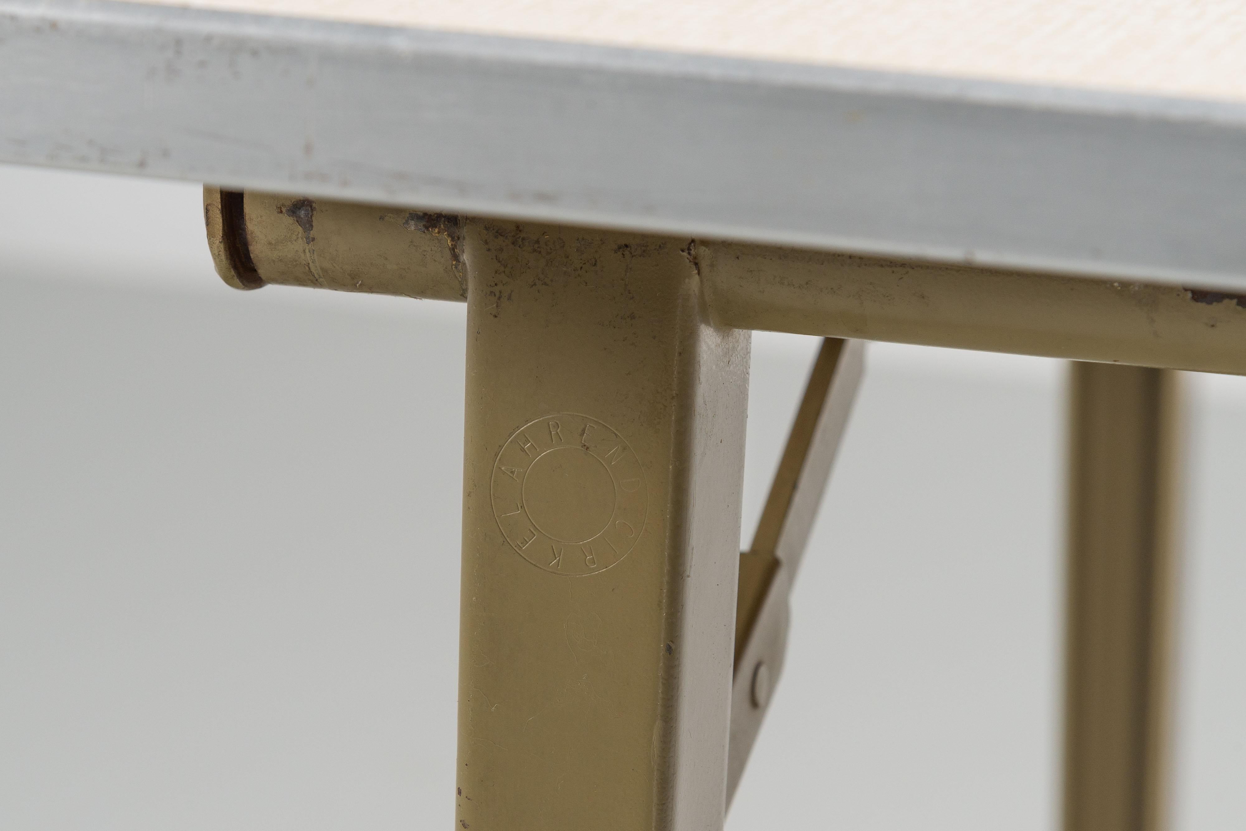 Table pliante Friso Kramer Revolt Ahrend Pays-Bas 1955 en vente 9