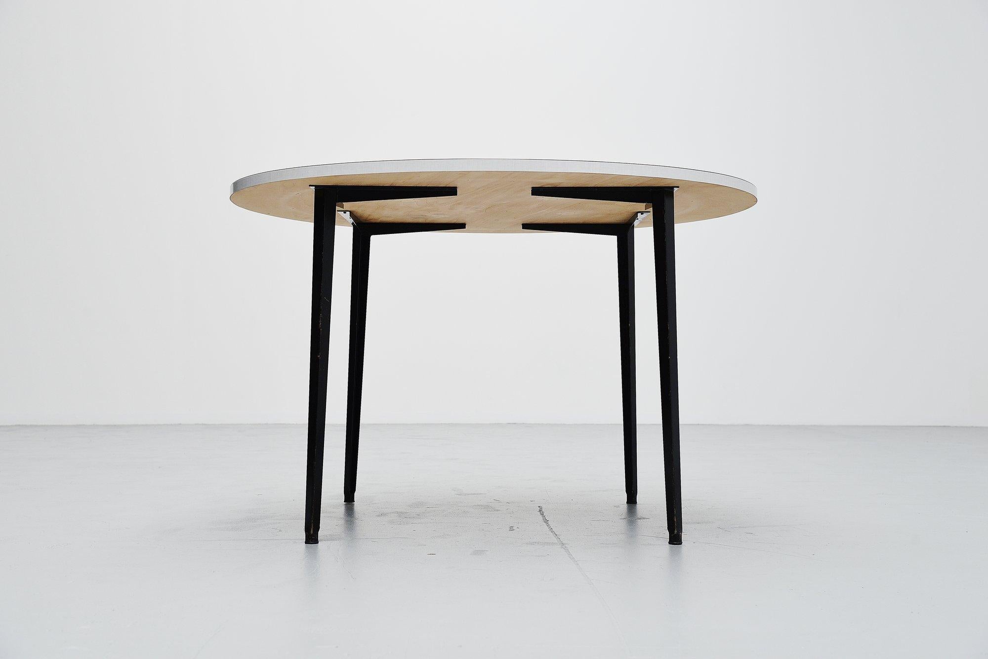 Metal Friso Kramer Round Reform Table Ahrend de Cirkel, 1955